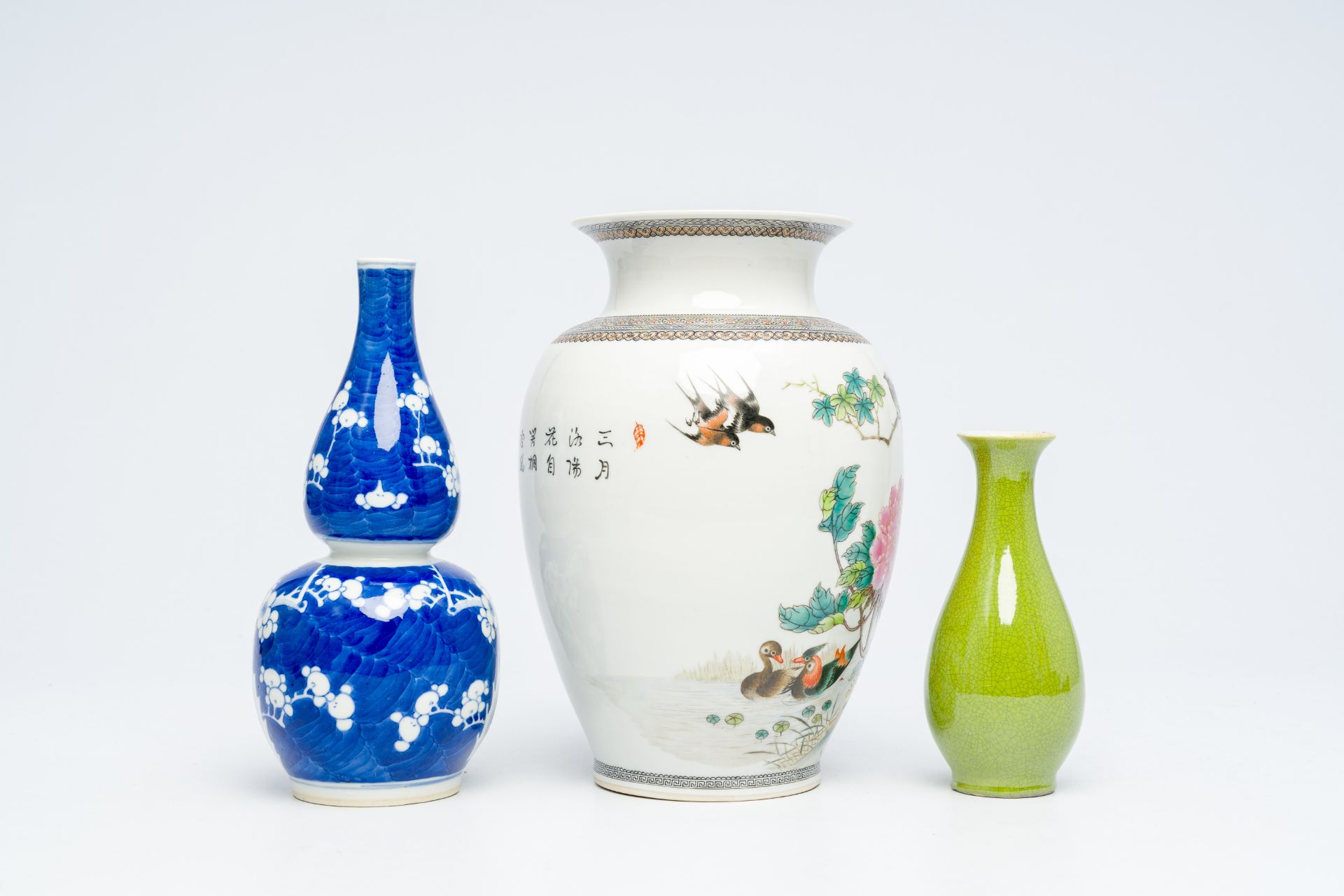 A varied collection of Chinese porcelain, Qianlong and later - Image 7 of 9