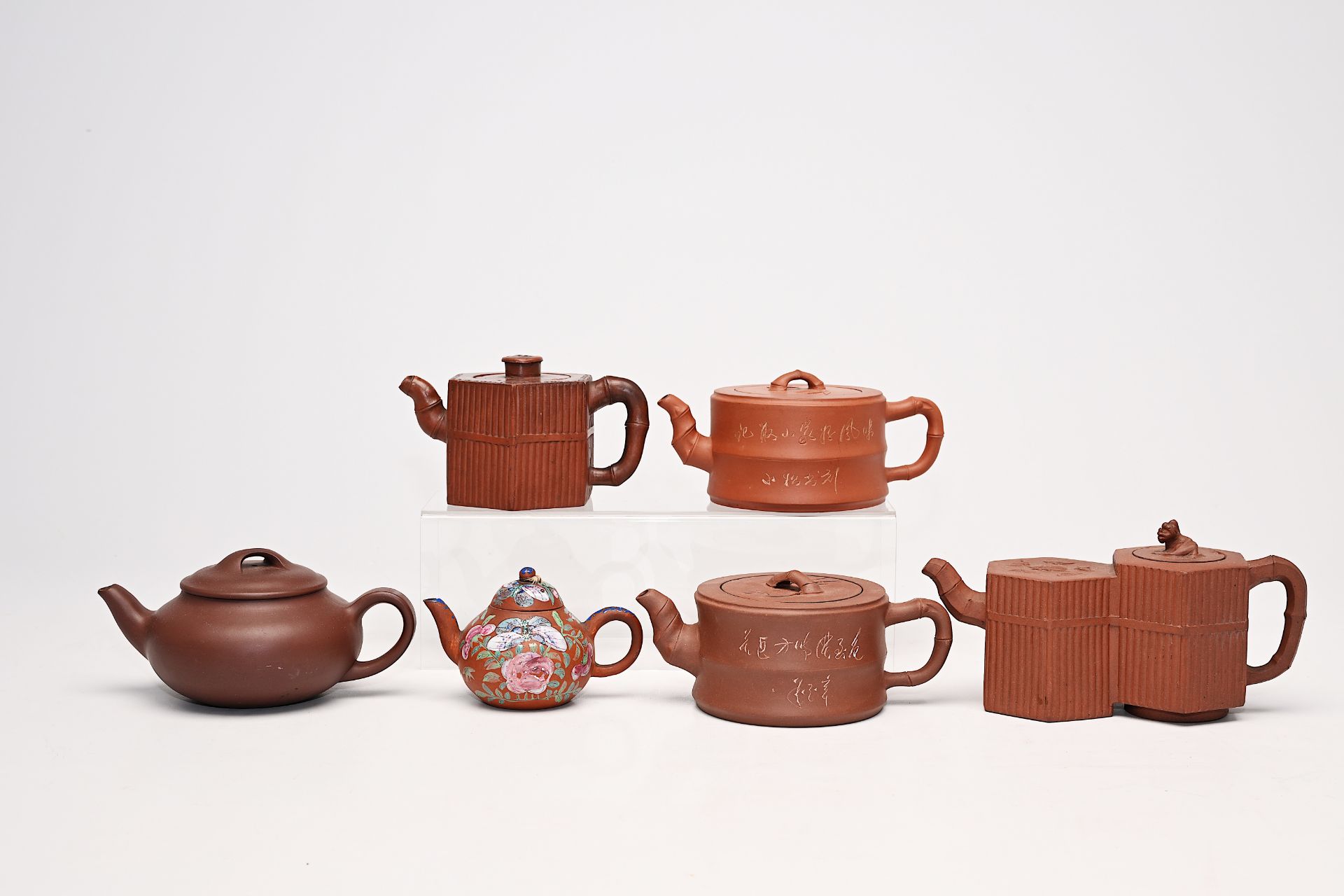 Six various Chinese Yixing stoneware teapots and covers one with enamelled design, 19th/20th C. - Image 7 of 18