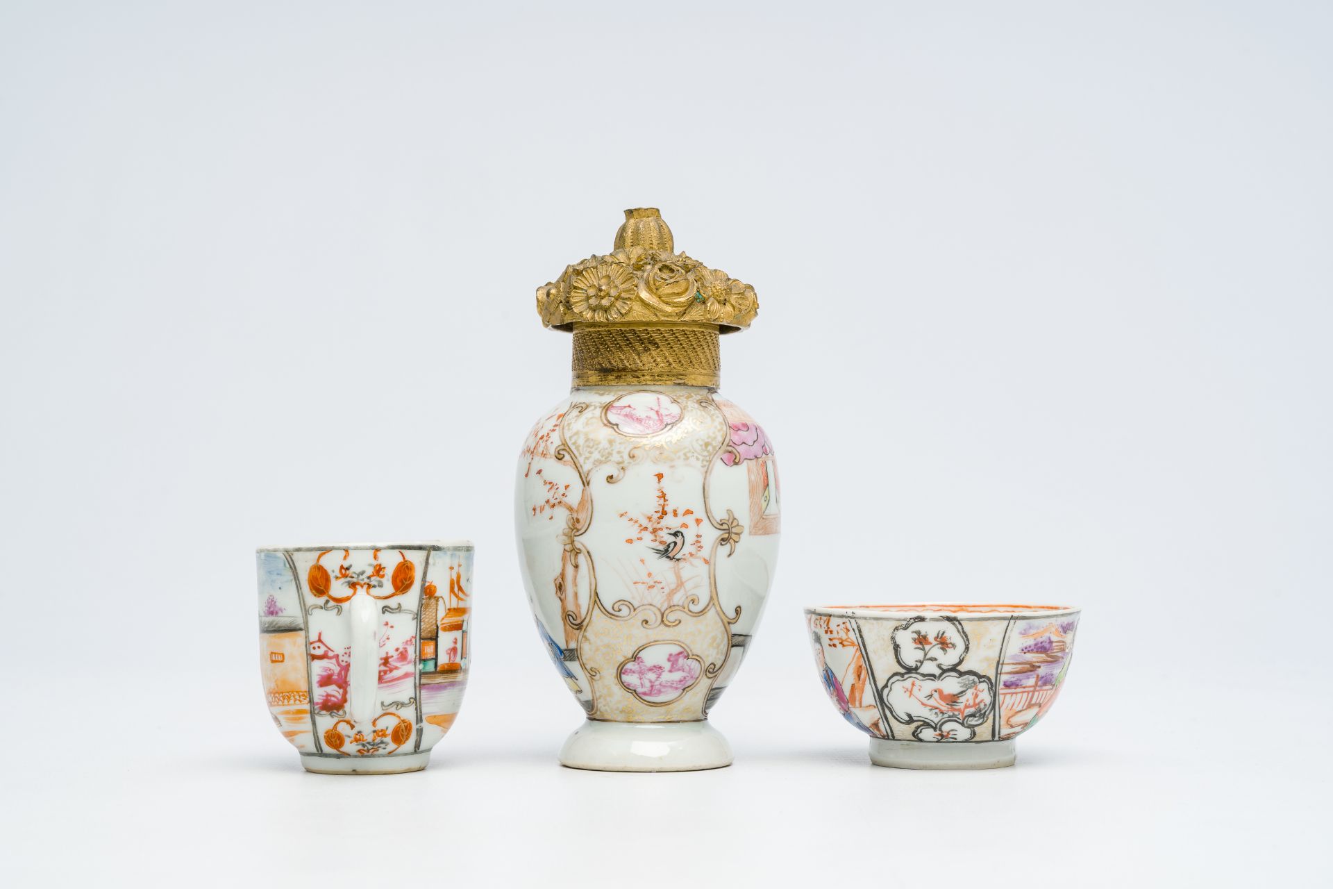 Four Chinese famille rose 'mandarin subject' wares, Qianlong - Bild 7 aus 10