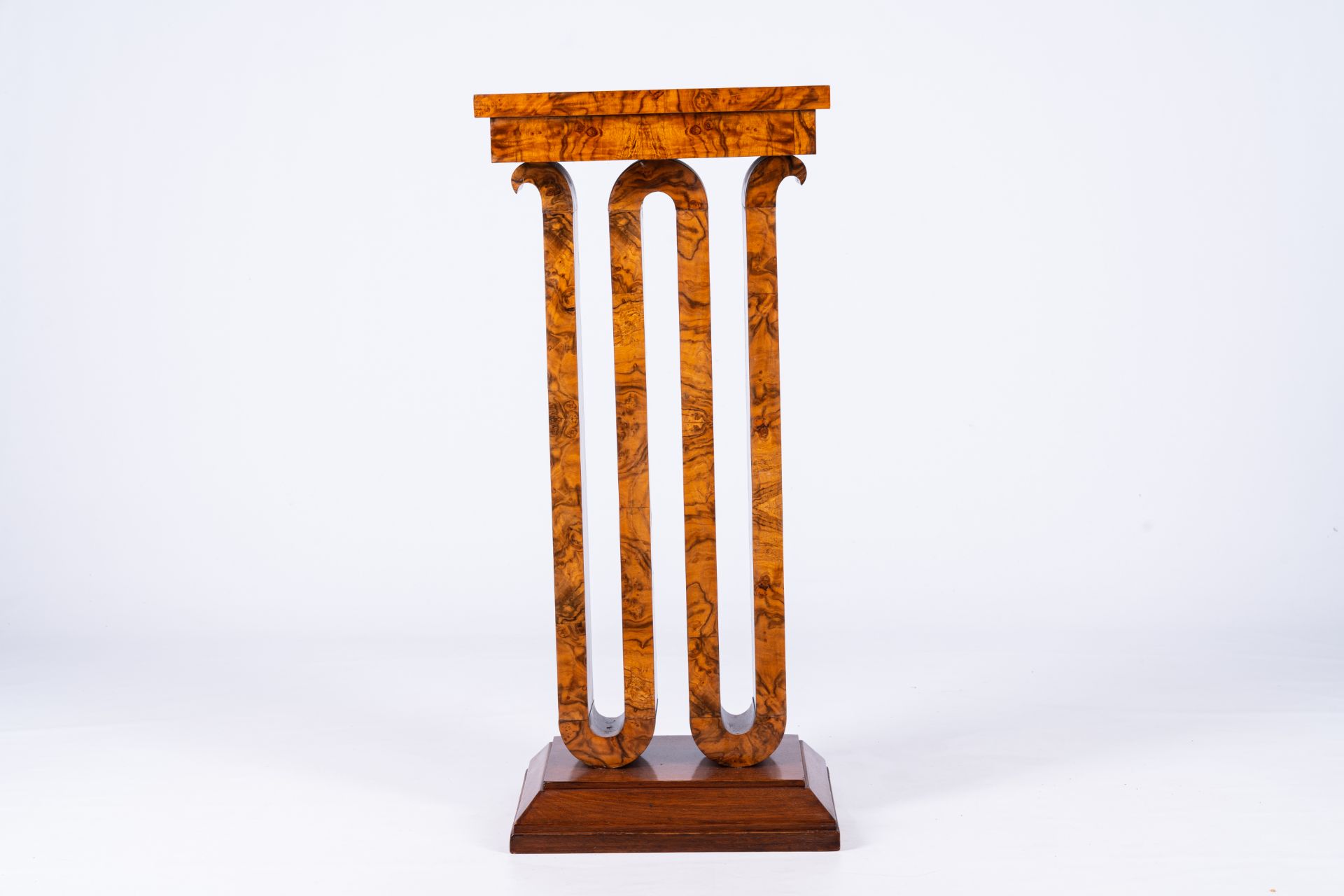 A burl wood veneered Art Deco column, first half 20th C. - Image 4 of 8
