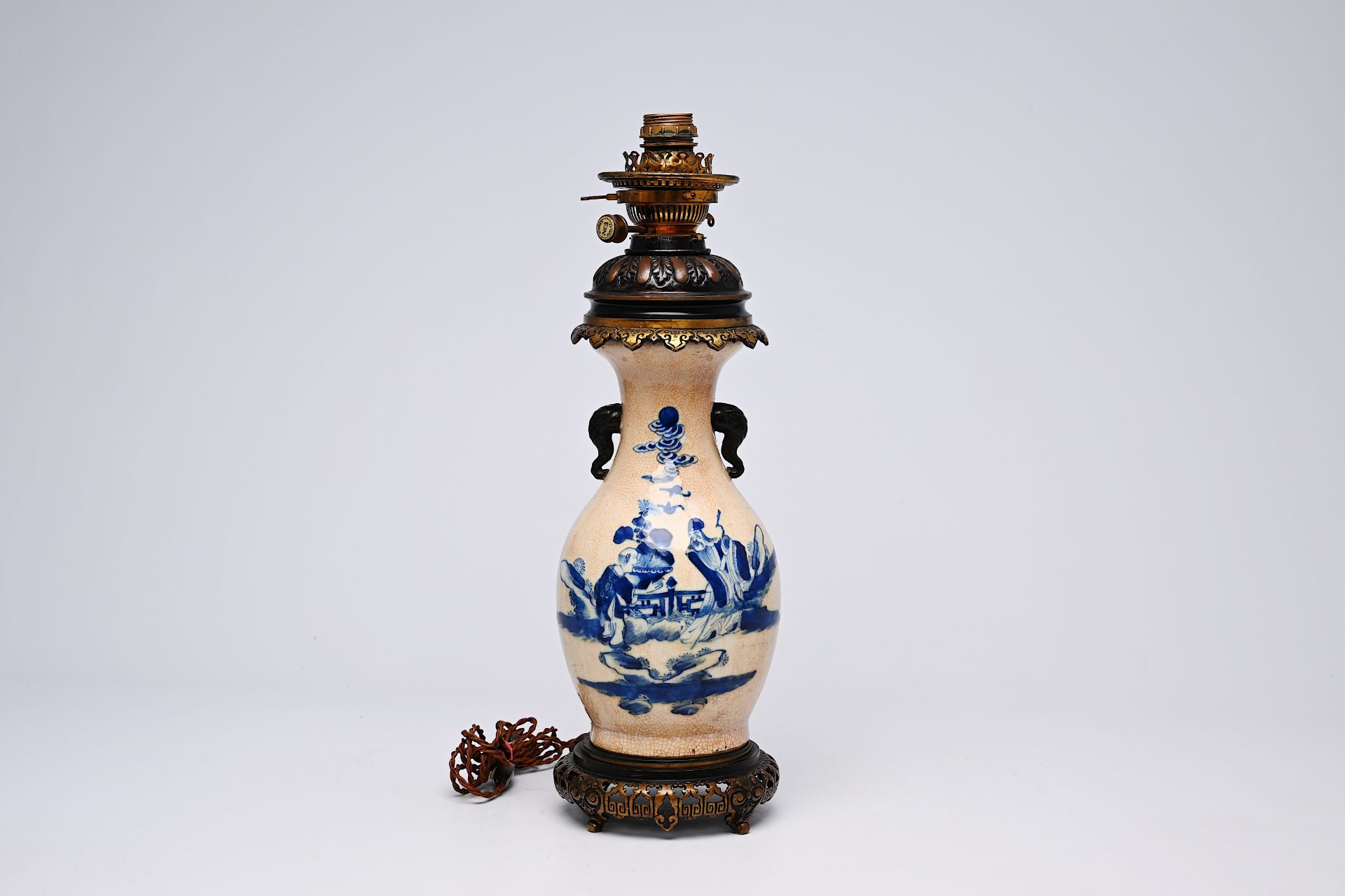 A Chinese blue and white Nanking crackle glazed vase with an immortal and his servant mounted as a l - Bild 2 aus 20