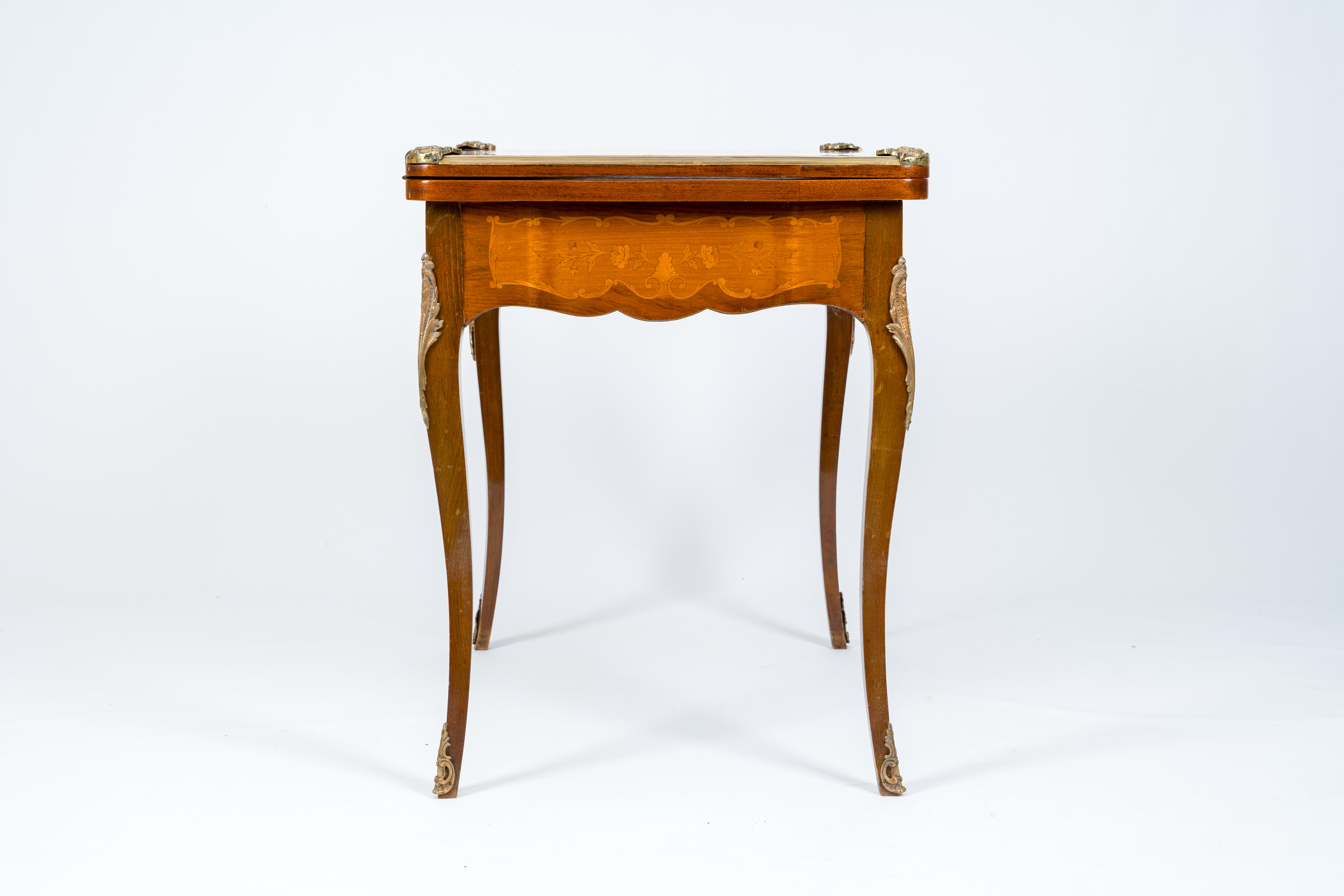 A French bronze mounted wood game table with marquetry top, 19th/20th C. - Image 8 of 10