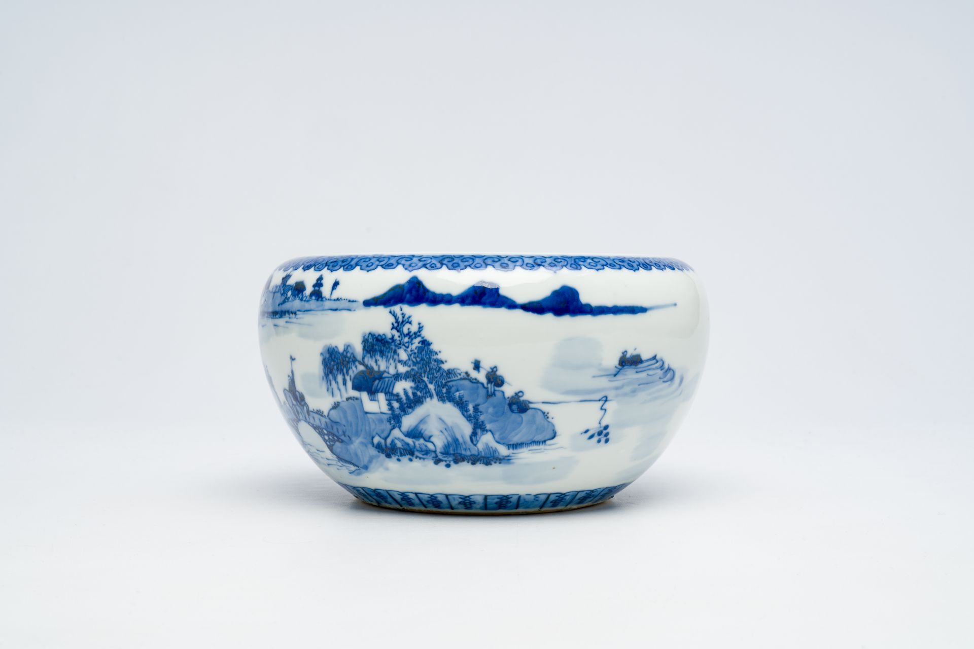 A varied collection of Chinese blue and white porcelain, 19th/20th C. - Bild 22 aus 30