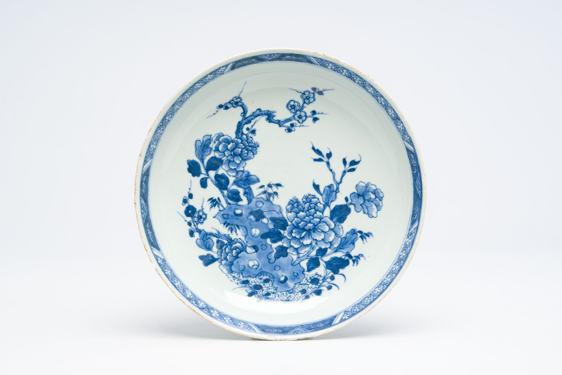 Five Chinese blue and white, famille rose and Imari-style plates, Kangxi/Qianlong - Bild 2 aus 5