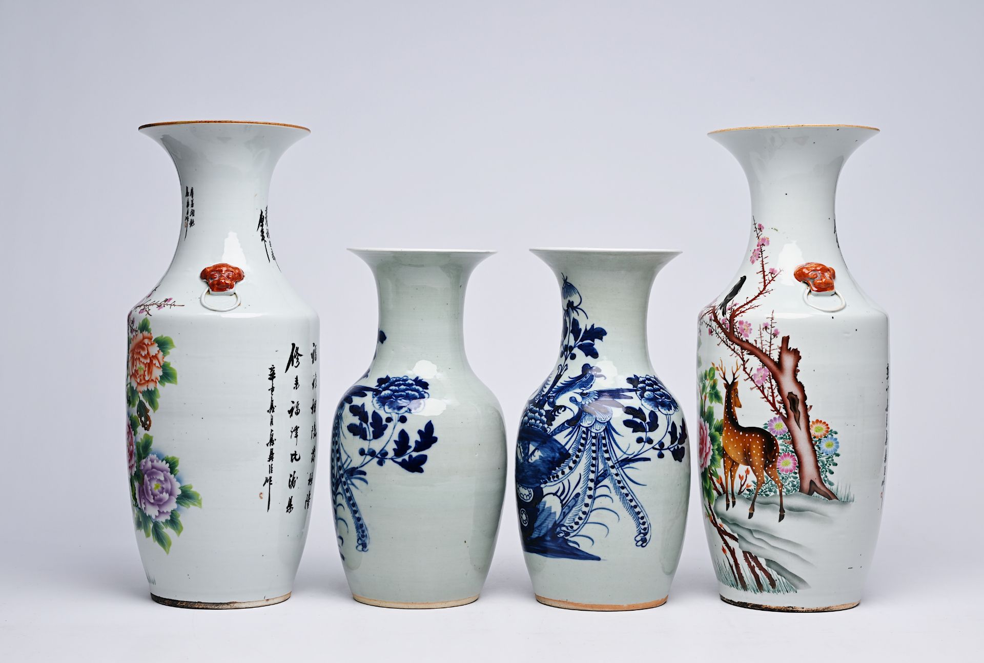 A pair of Chinese famille rose 'deer' vases and a pair of blue and white celadon ground 'phoenixes' - Bild 3 aus 16