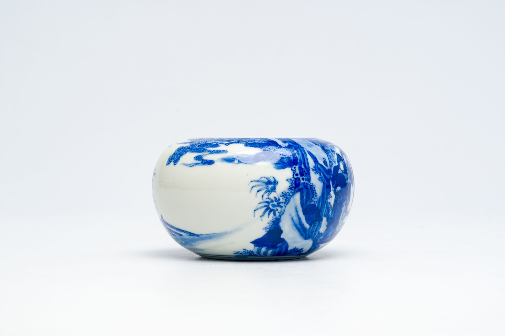 A fine Chinese blue and white brush washer with an animated scene all around, Kangxi mark, 19th C. - Image 9 of 14