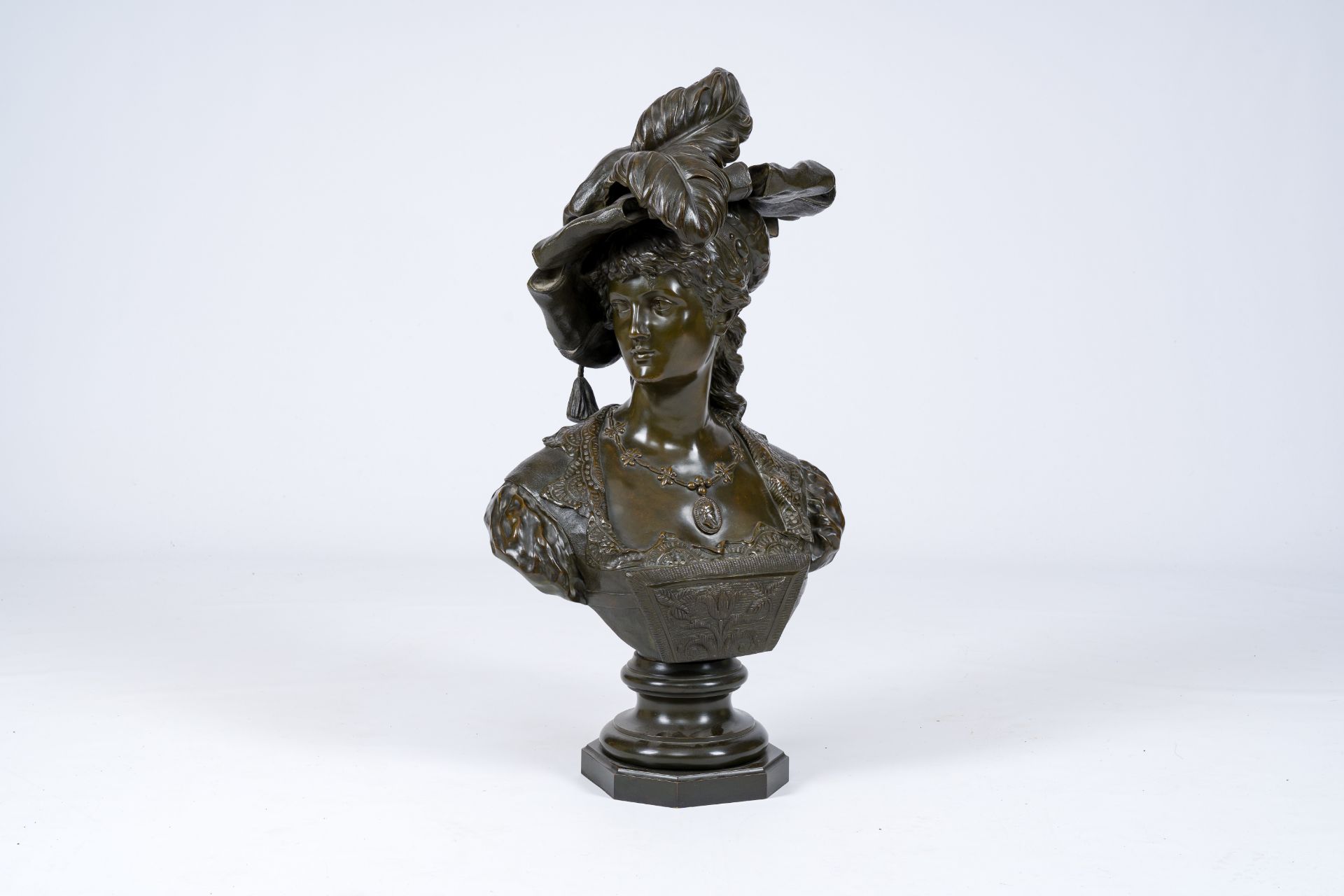 Friedrich Beer (1846-1912): Young lady with a hat with a plume, patinated bronze, foundry mark 'E. T
