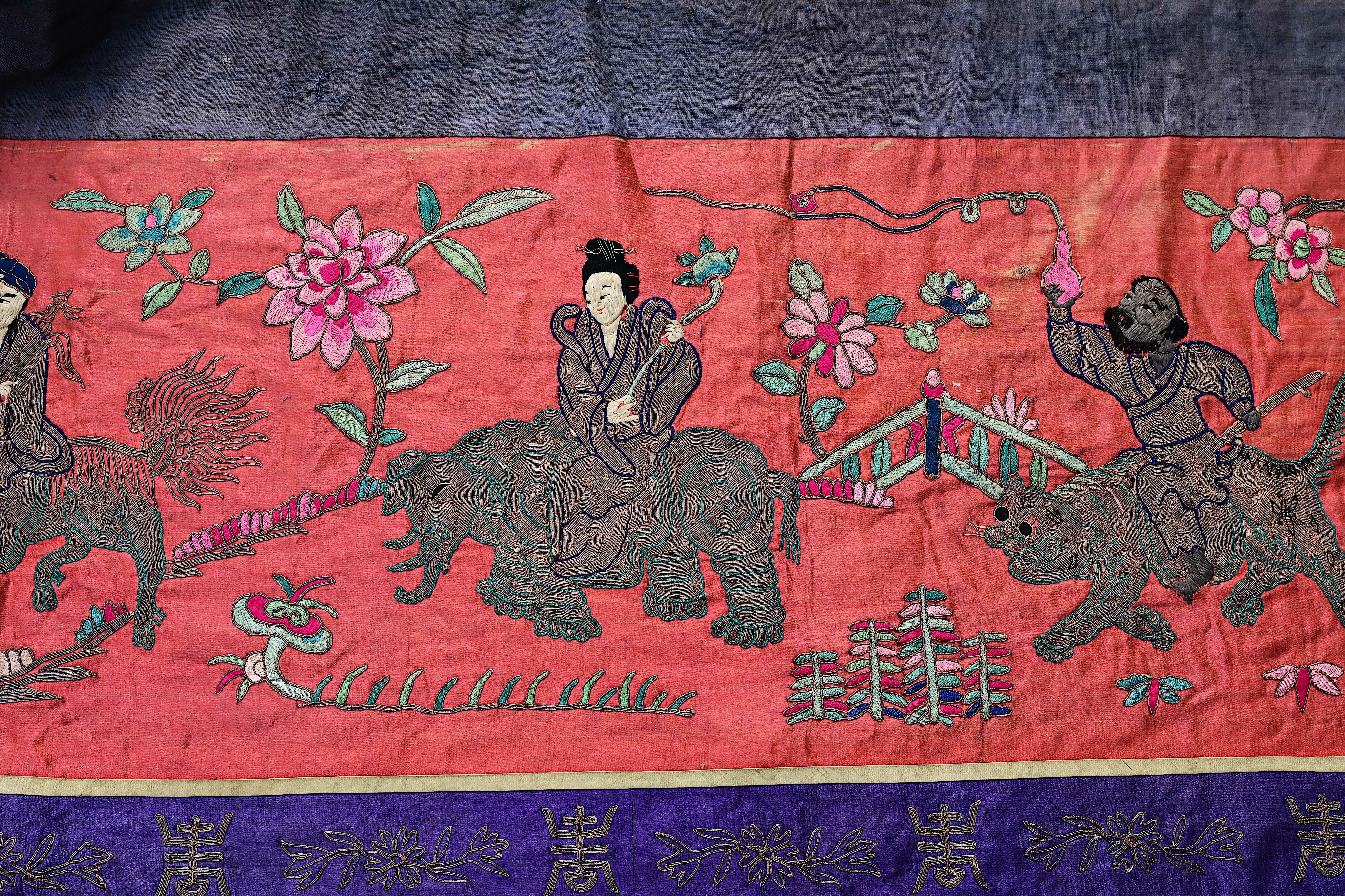 A long Chinese horizontal silk embroidered 'Eight Immortals' altar cloth with silver thread, 19th C. - Image 9 of 13