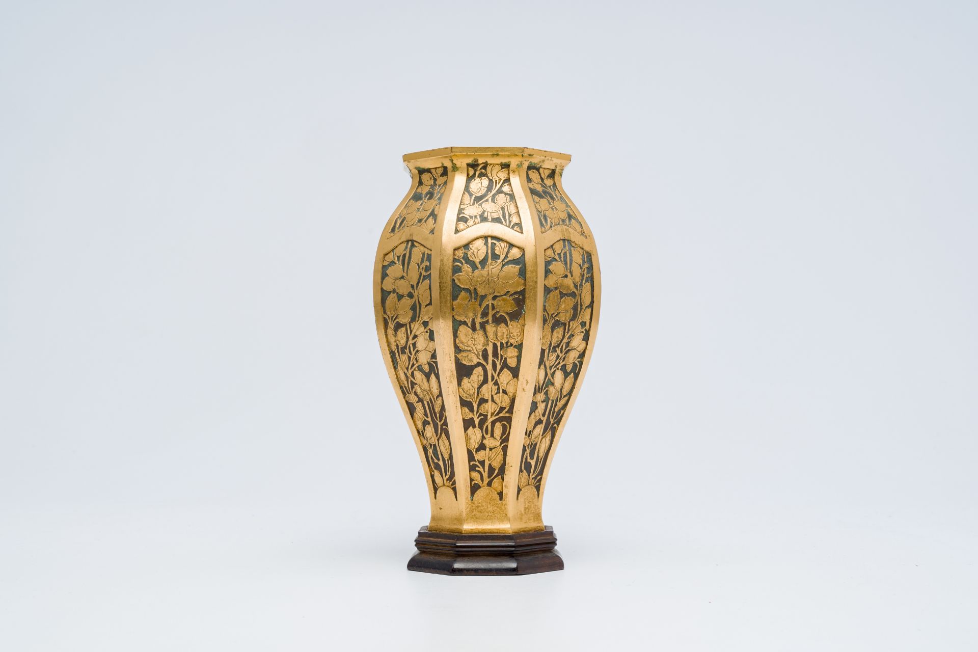 A French octagonal bronze vase with floral design, Christofle, first half 20th C. - Image 3 of 9