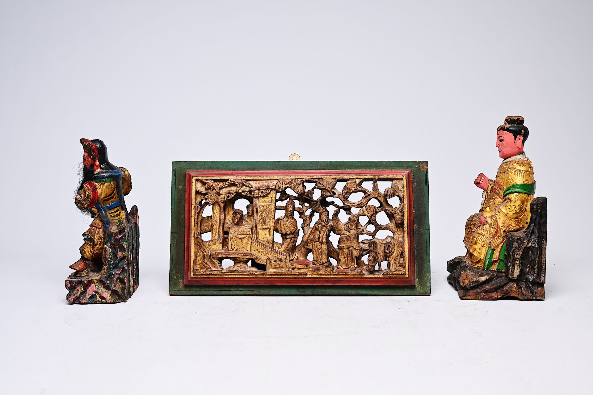 Two Chinese polychromed wood votive figures and a gilt panel, 19th C. - Image 3 of 7