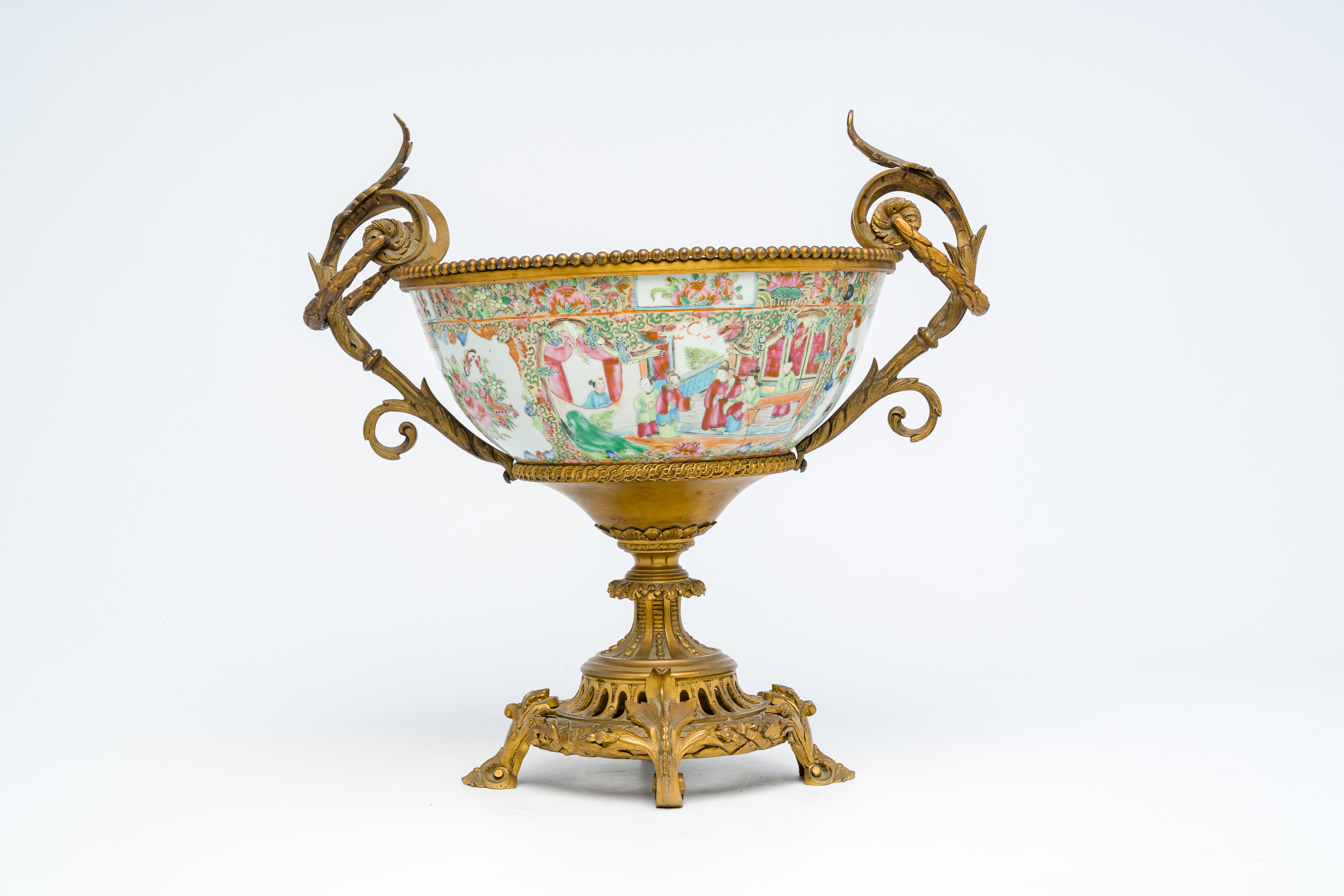 A Chinese Canton famille rose bowl with gilt bronze mounts, 19th C. - Image 2 of 7