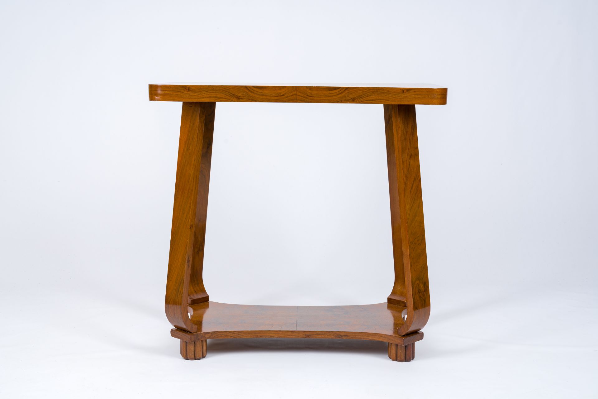 A French Art Deco walnut veneered side table, second quarter 20th C. - Image 2 of 7