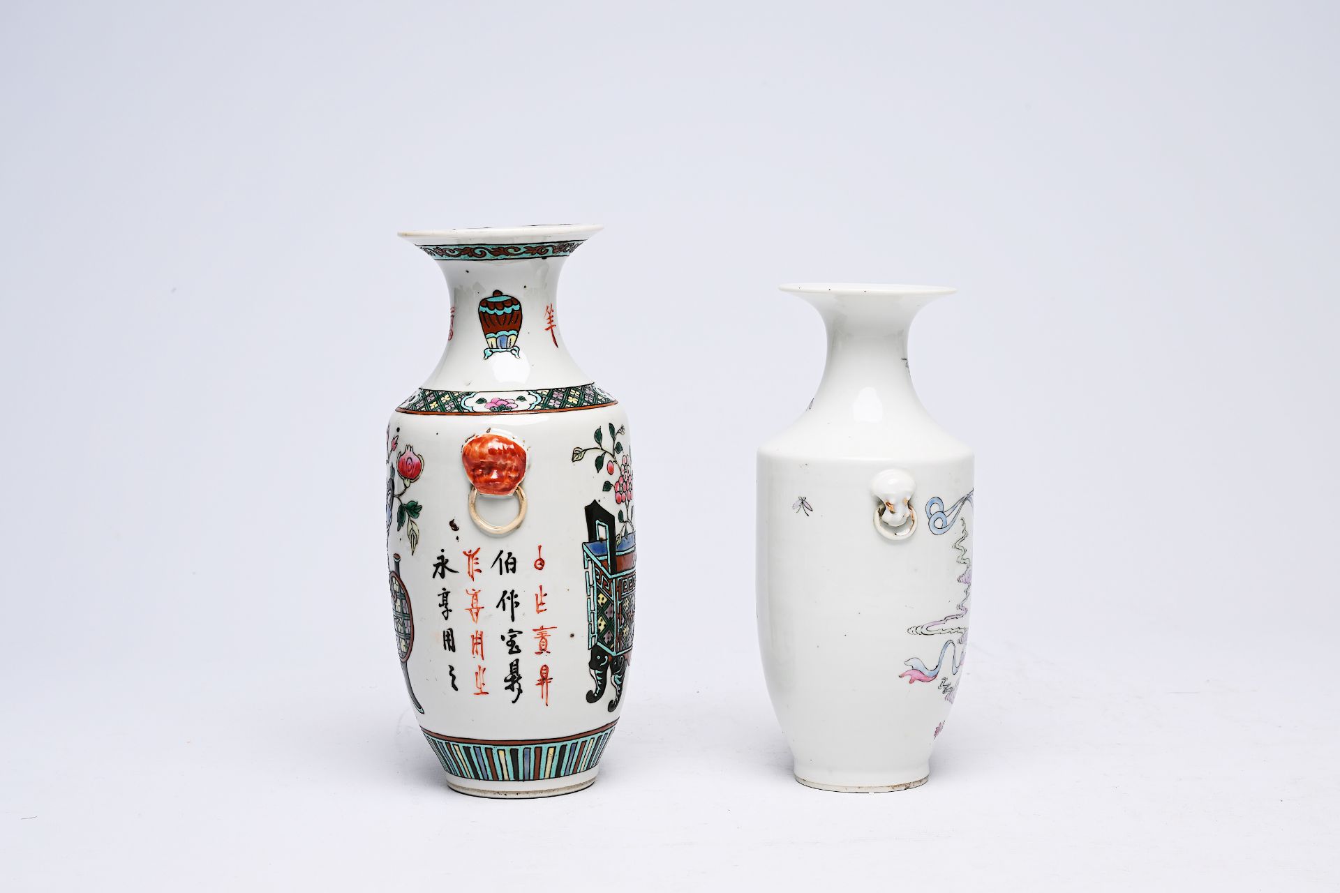 Two Chinese famille rose vases and three cases with ink stones, 19th/20th C. - Image 6 of 29