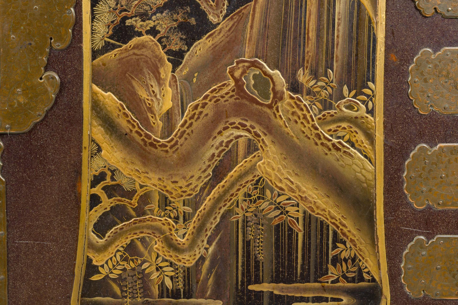 A Japanese lacquer cabinet on mother-of-pearl-inlaid stand, Meiji, 19th C. - Image 8 of 14