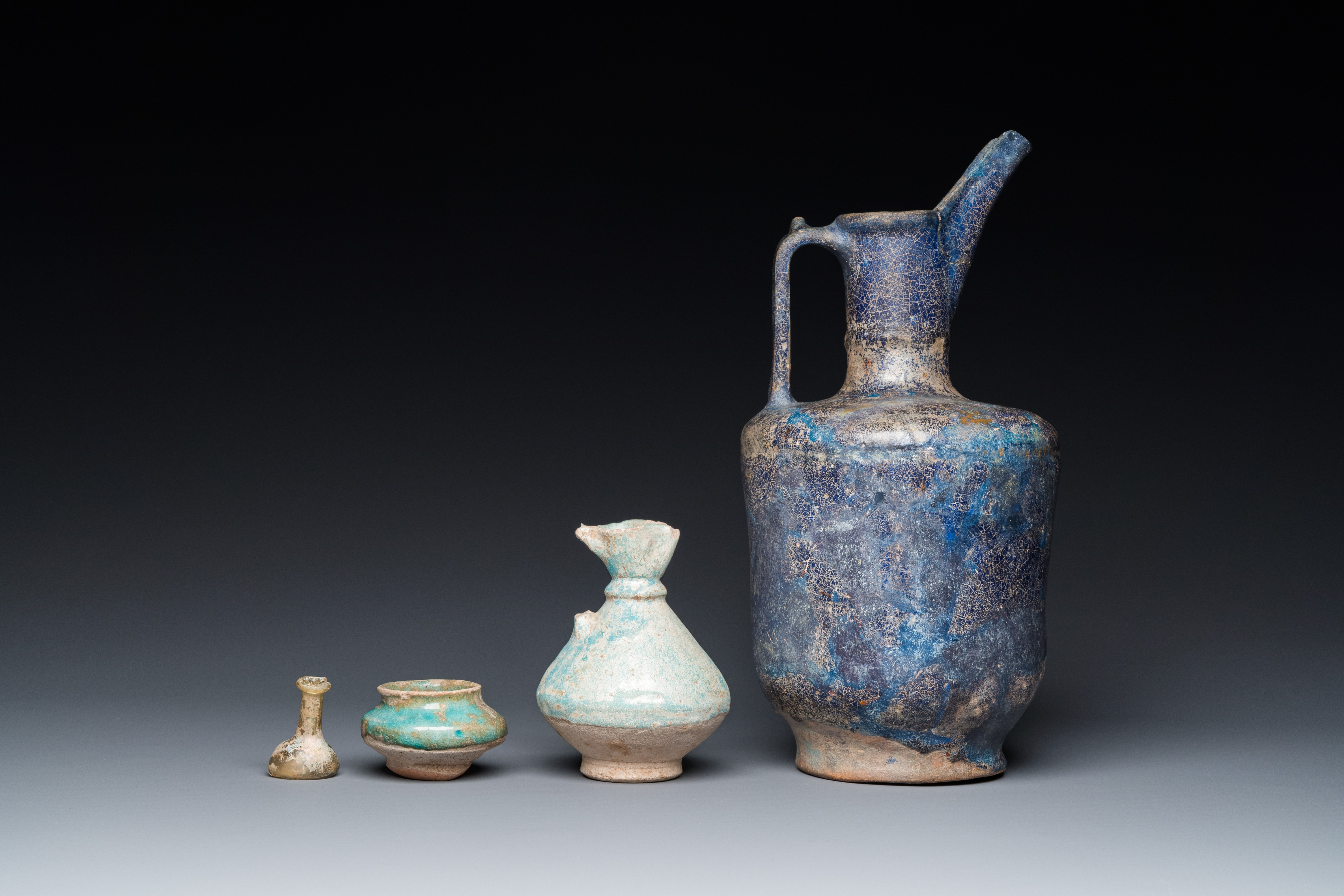 Twelve Ottoman and Persian pottery wares, 13th C. and later - Image 21 of 34