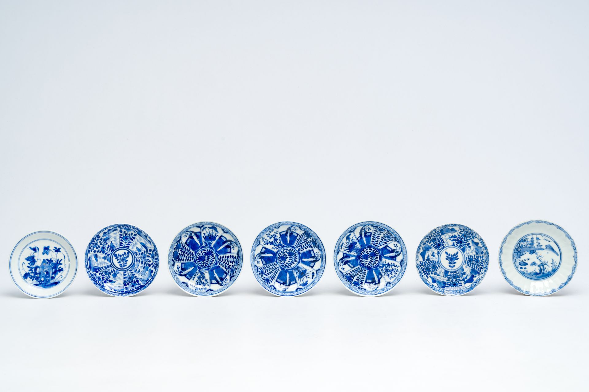 A varied collection of Chinese blue and white porcelain, Kangxi and later - Image 6 of 13