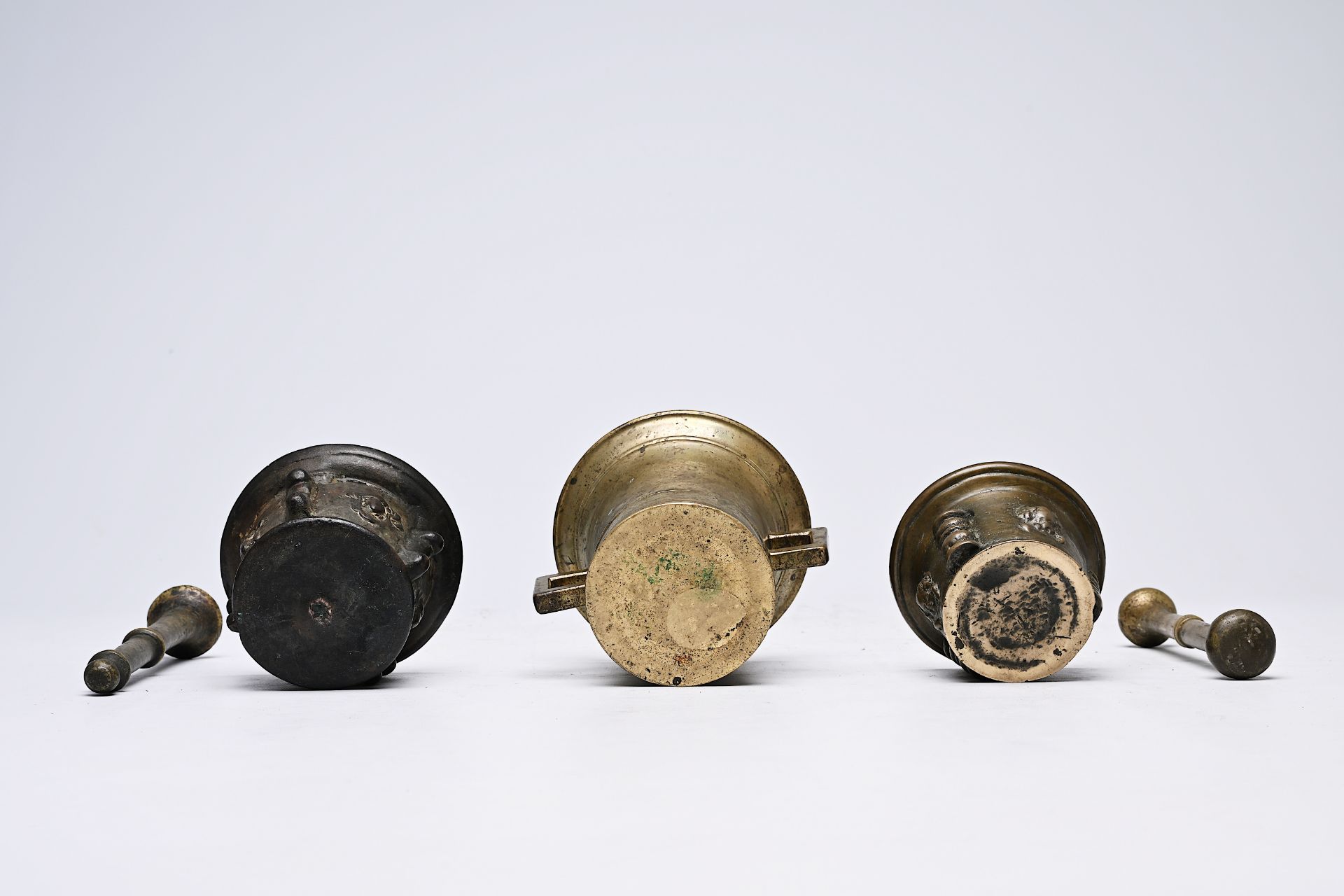 Three bronze mortars and two pestles, France and/or Spain, 16th/17th C. - Image 6 of 6