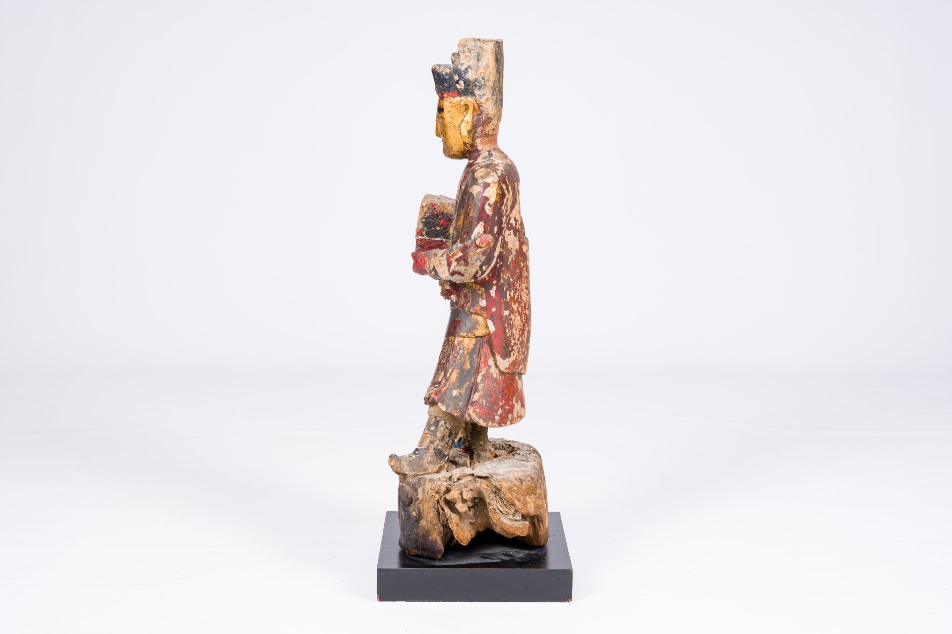 A Chinese gilt and polychromed wood sculpture of a guardian, Qing - Image 2 of 6