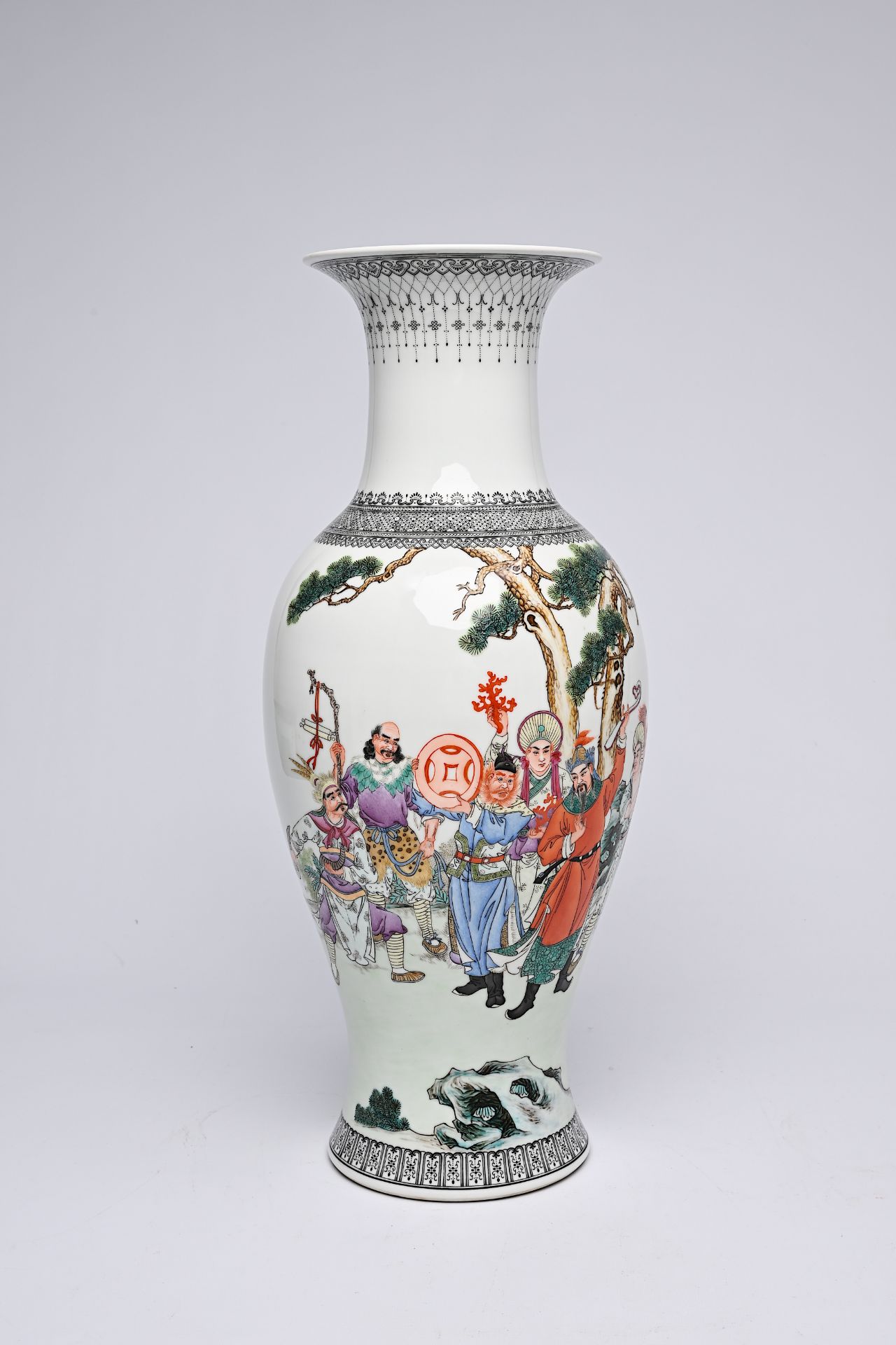 A Chinese polychrome baluster shaped 'Eight Immortals' vase, Qianlong mark, Republic, 20th C. - Bild 13 aus 20