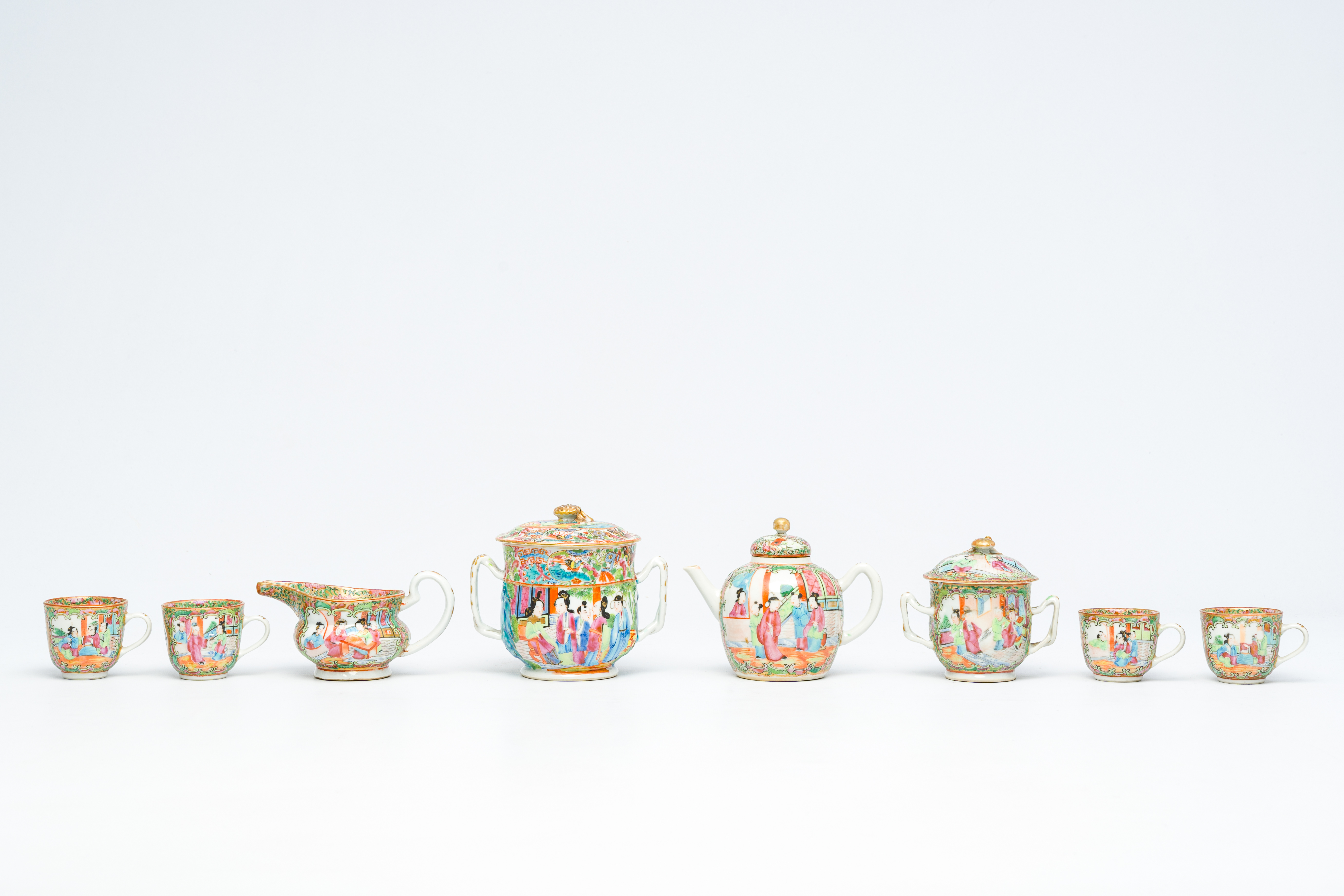 An extensive collection of Chinese Canton famille rose porcelain, 19th C. - Image 11 of 18