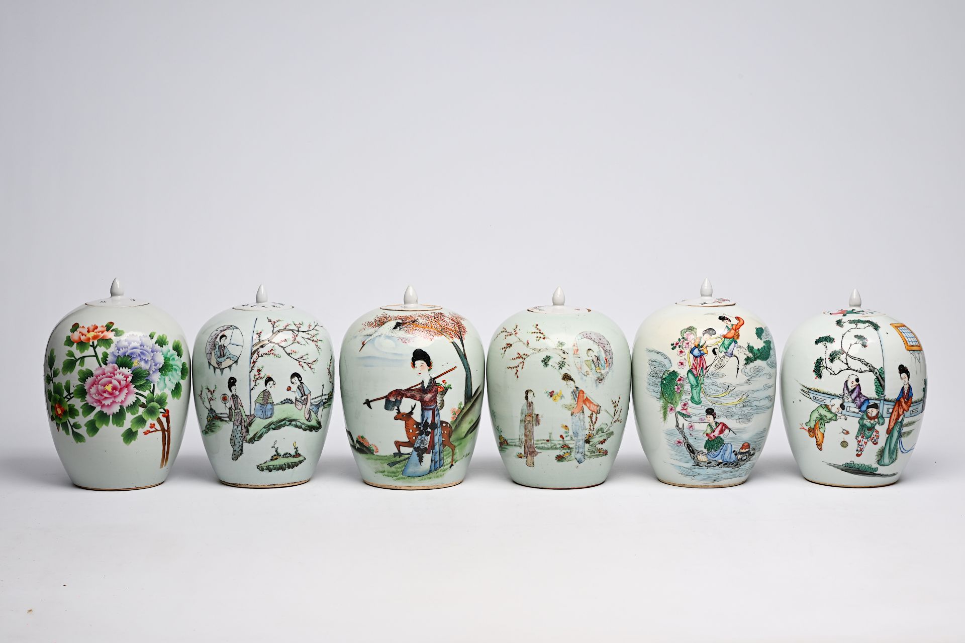 Six Chinese famille rose and qianjiang cai ginger jars with floral and figurative design, 19th/20th - Bild 4 aus 34