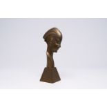 Belgian school: Art Deco bust of a lady, bronze, first half 20th C.