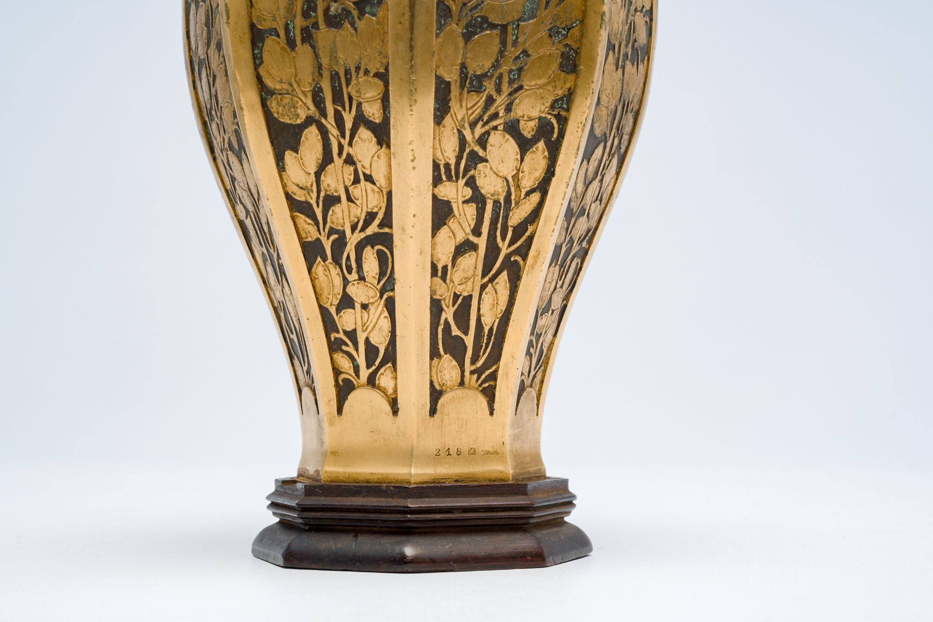 A French octagonal bronze vase with floral design, Christofle, first half 20th C. - Image 9 of 9