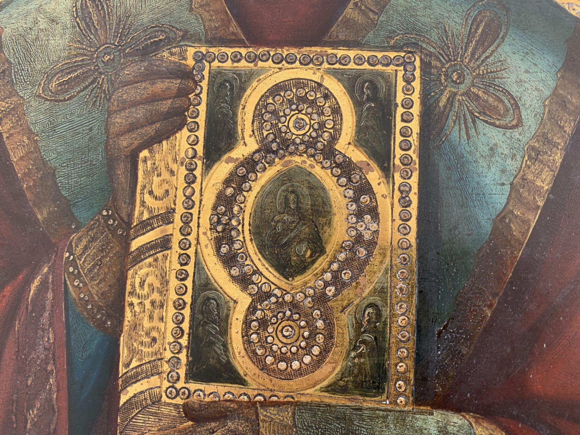 Two large Russian icons, 'Christ Pantocrator' and 'Saint Nicholas', 18th/19th C. - Image 17 of 21