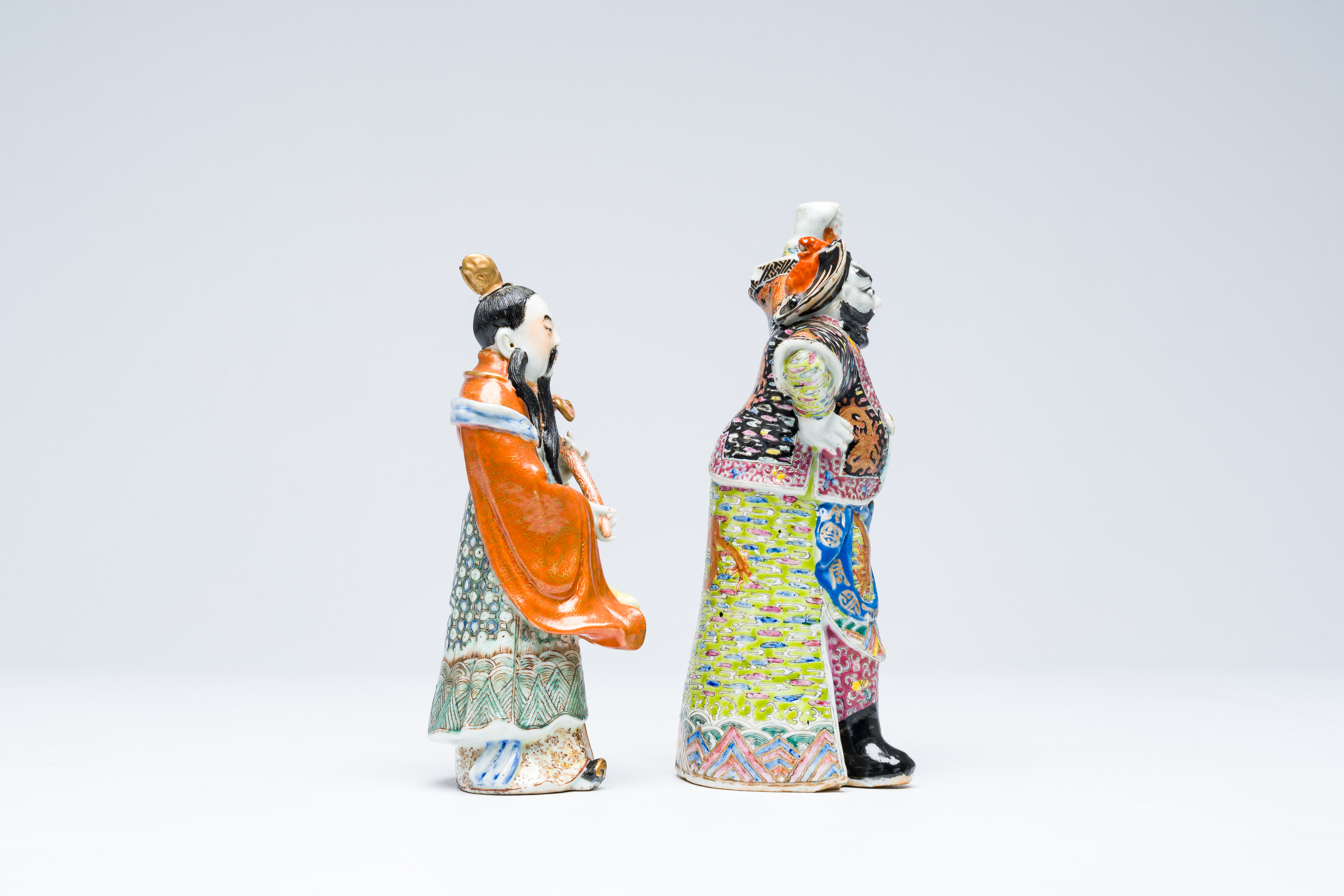 Two Chinese famille rose figures, 19th/20th C. - Image 5 of 7