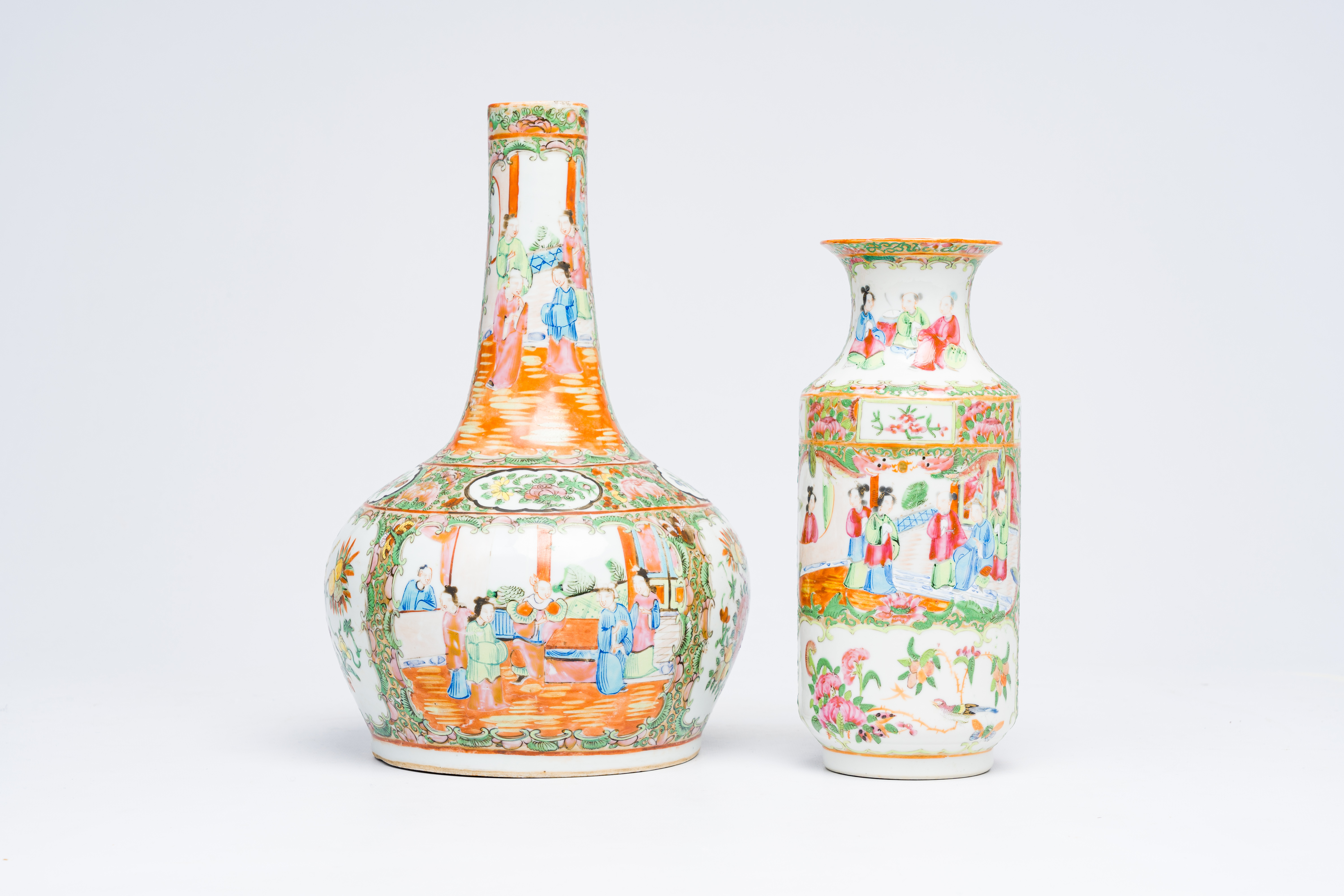 Two Chinese Canton famille rose vases and two plates, 19th C. - Image 4 of 10