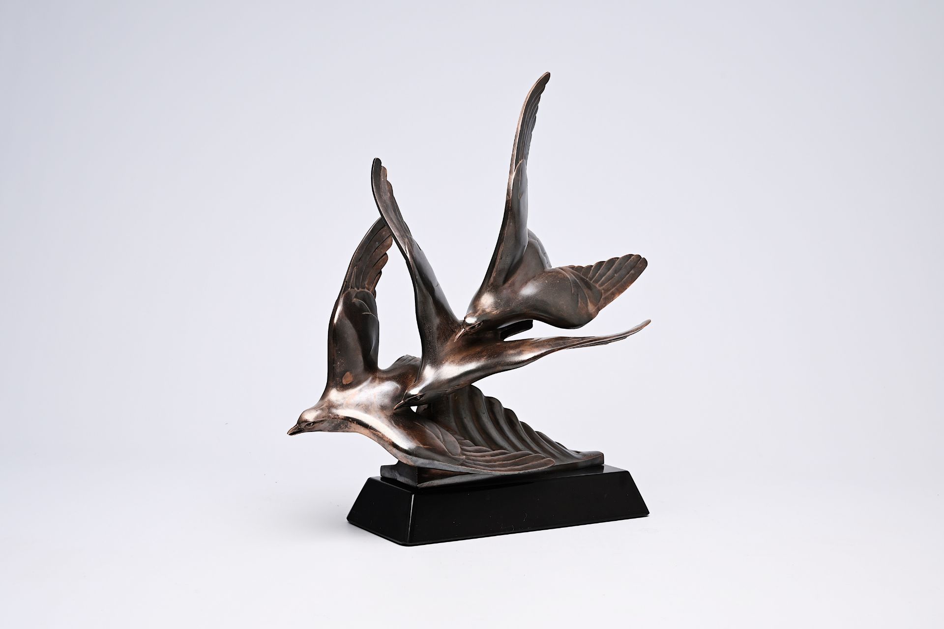 Alexandre Kelety (1874-1940): Seagulls, silver-plated bronze on a black marble base, foundry mark 'E - Bild 5 aus 14