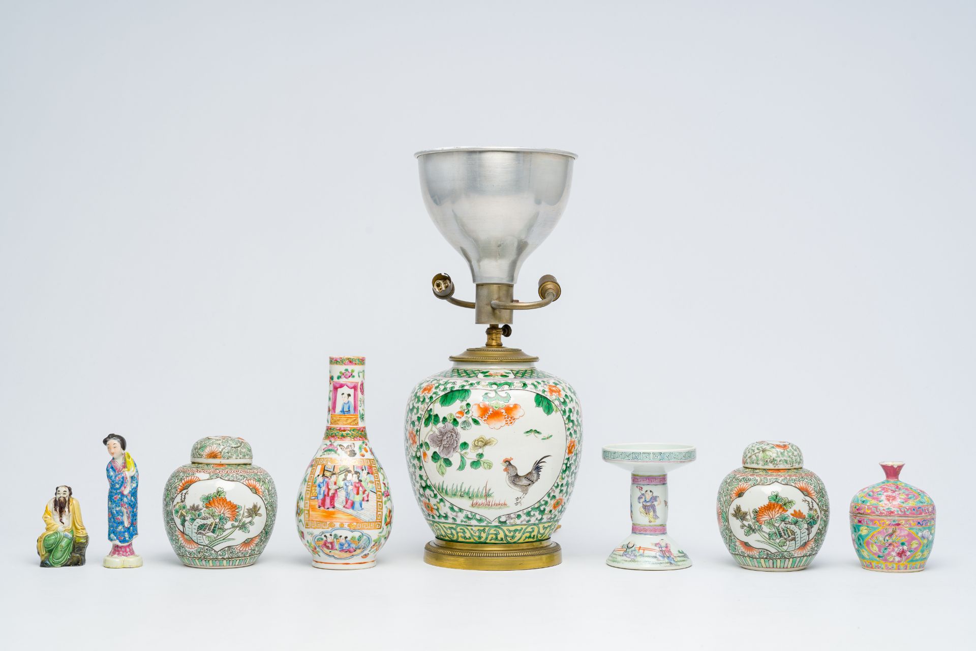 A varied collection of Chinese porcelain, 19th/20th C. - Bild 3 aus 26