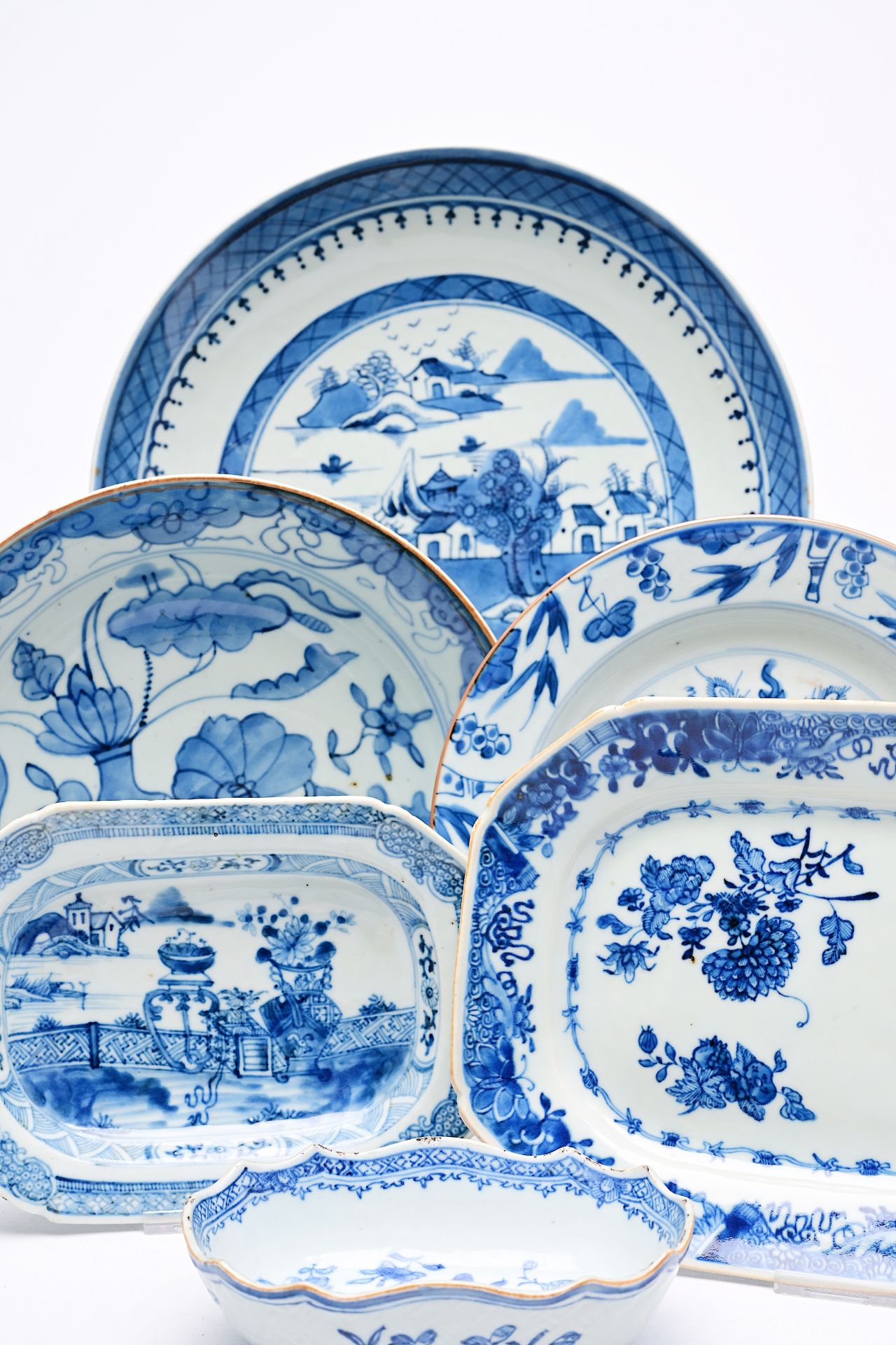 A varied collection of Chinese blue and white porcelain, Kangxi and later - Image 12 of 12