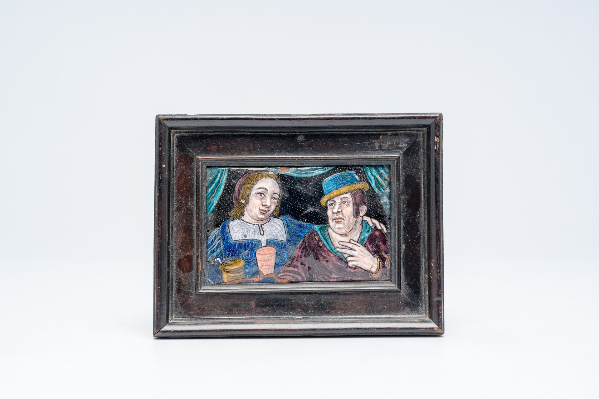 A French Limoges enamel 'drinking couple' plaque, 19th C. - Image 4 of 4