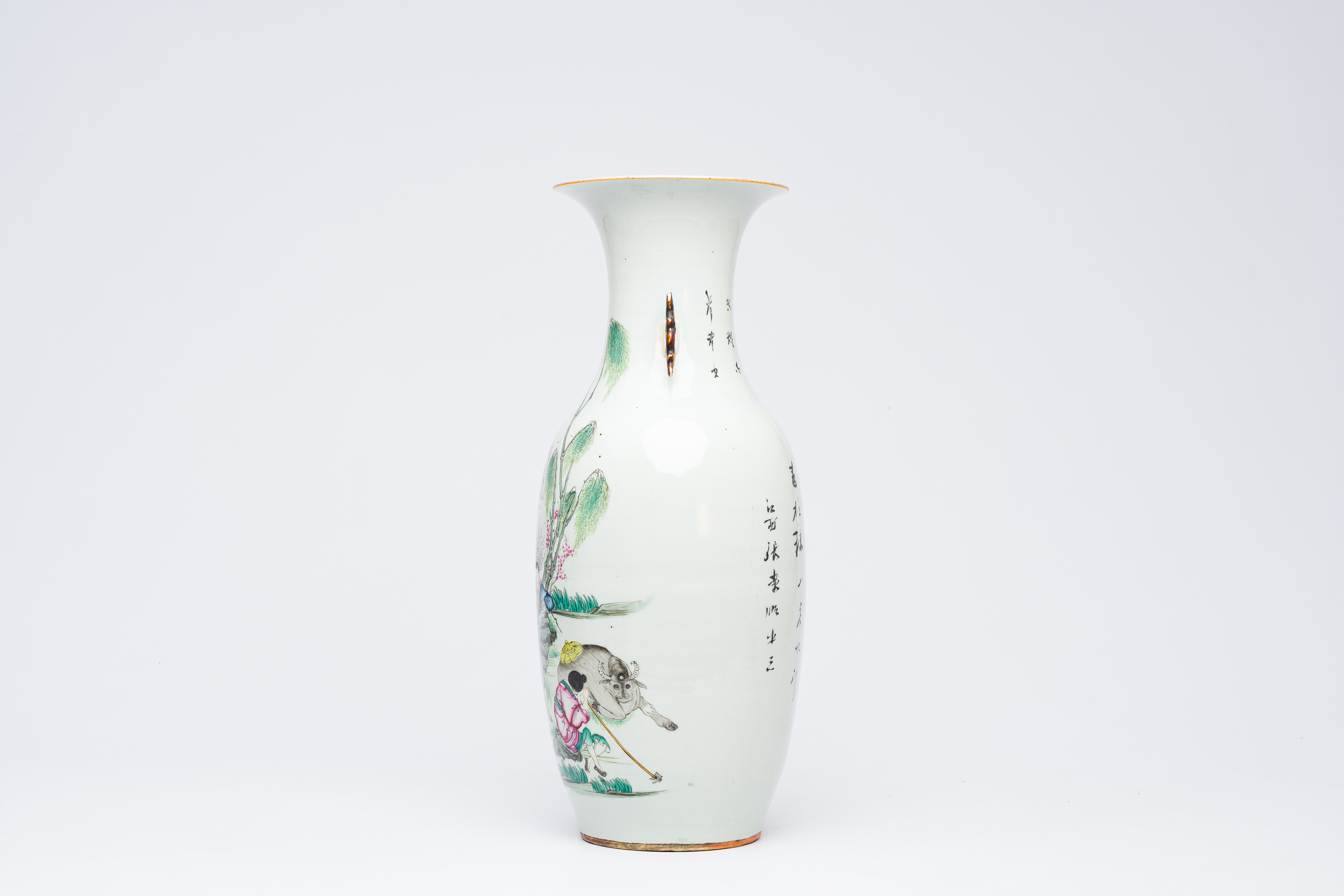 A Chinese famille rose vase with figures and a water buffalo in a landscape, 19th/20th C. - Image 5 of 18