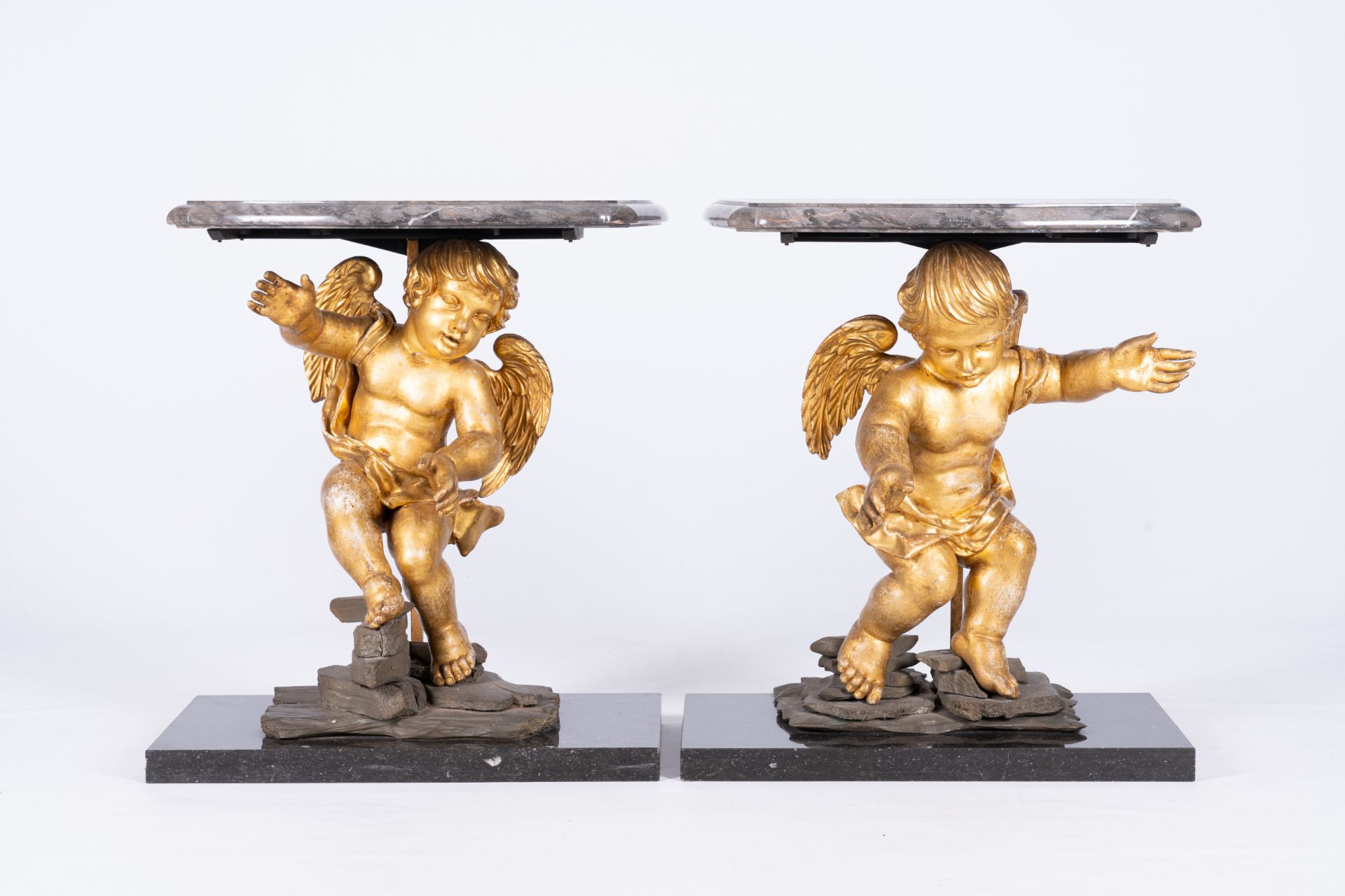 A pair of gilt wood angels transformed into wall consoles with marble top and bottom, 19th/20th C. - Image 2 of 6
