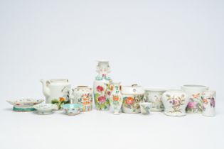 A varied collection of Chinese qianjiang cai and famille rose porcelain, 19th/20th C.