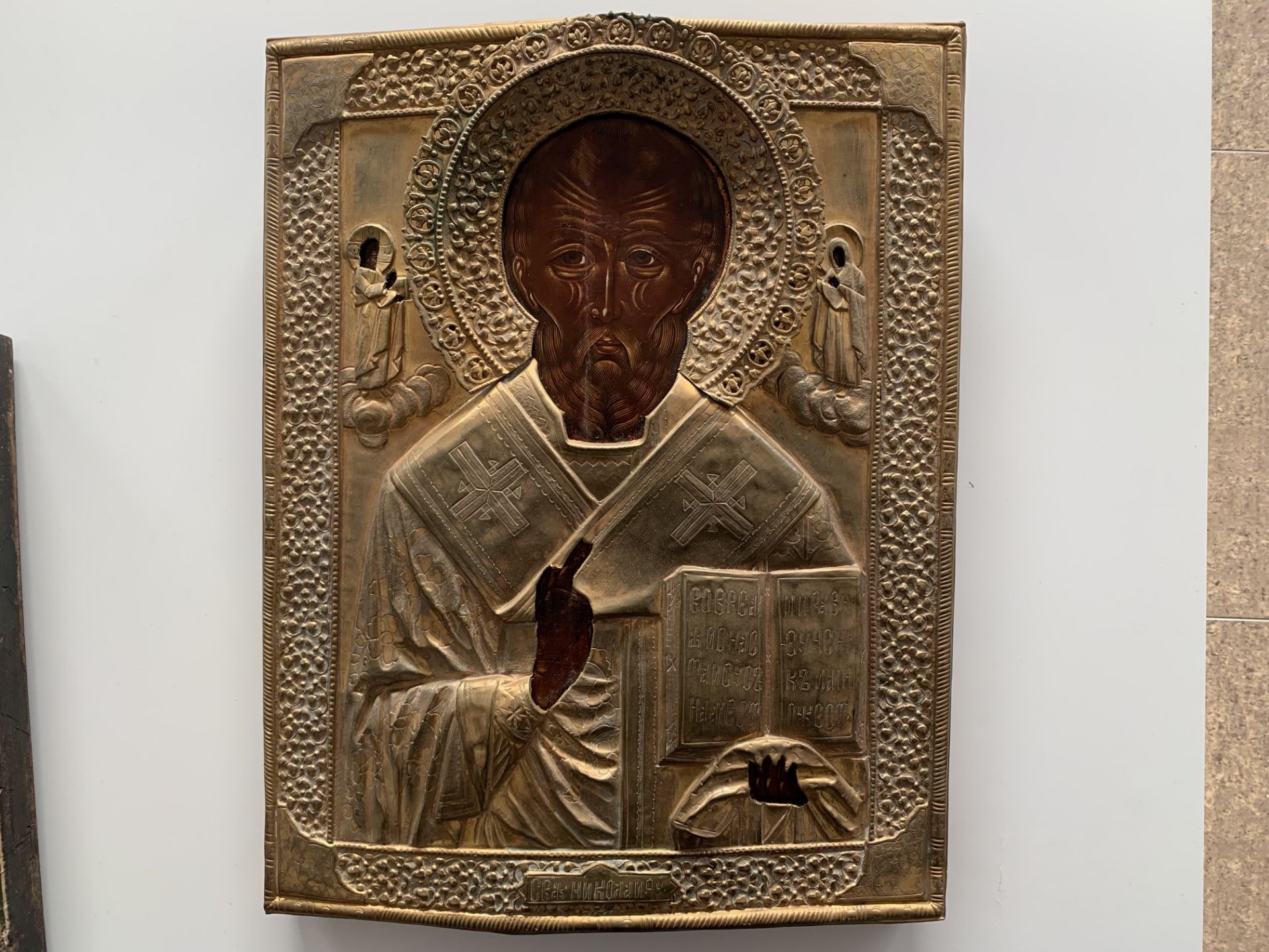 Two large Russian icons, 'Christ Pantocrator' and 'Saint Nicholas', 18th/19th C. - Image 3 of 21
