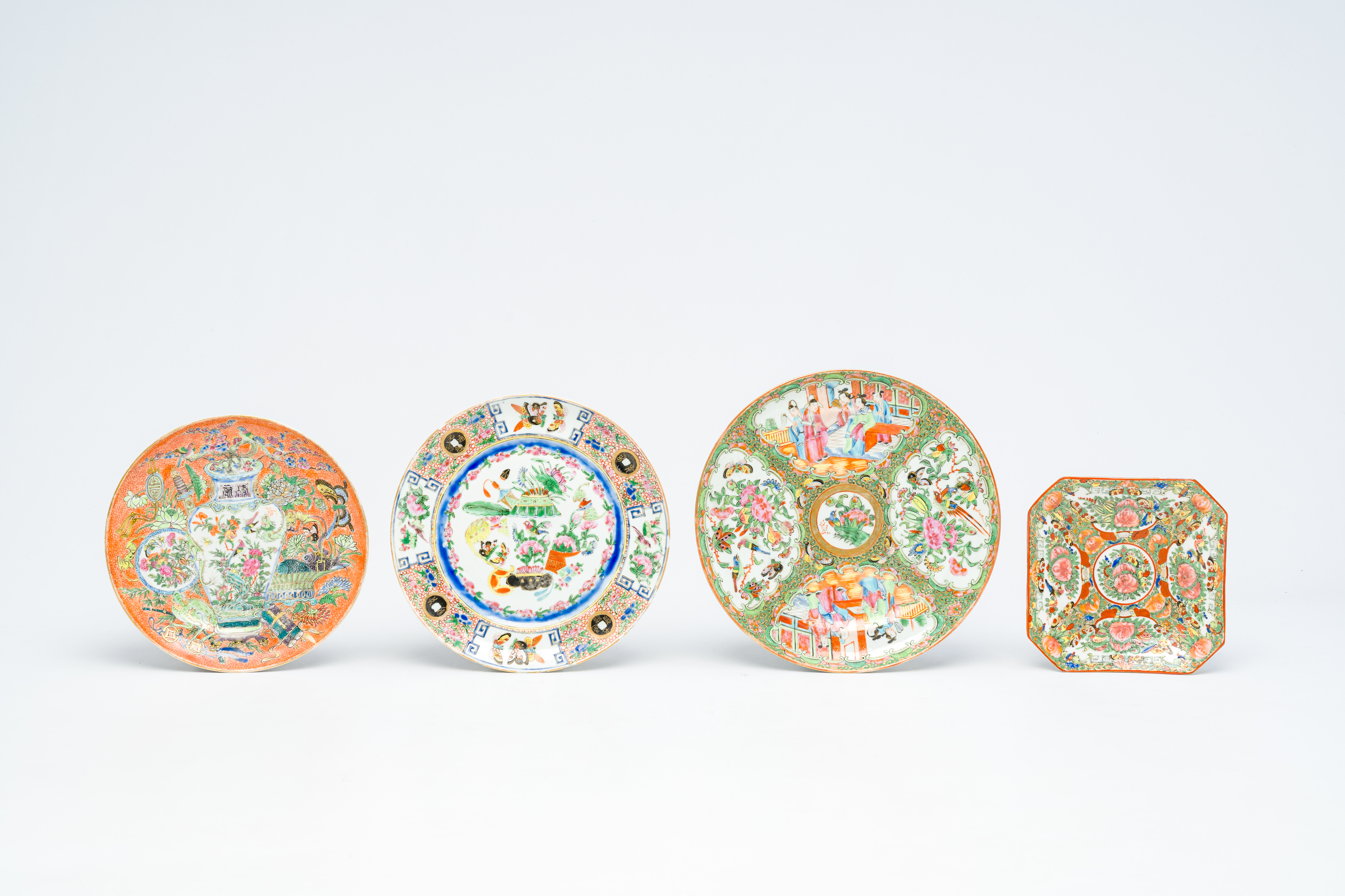 An extensive collection of Chinese Canton famille rose porcelain, 19th C. - Image 5 of 18