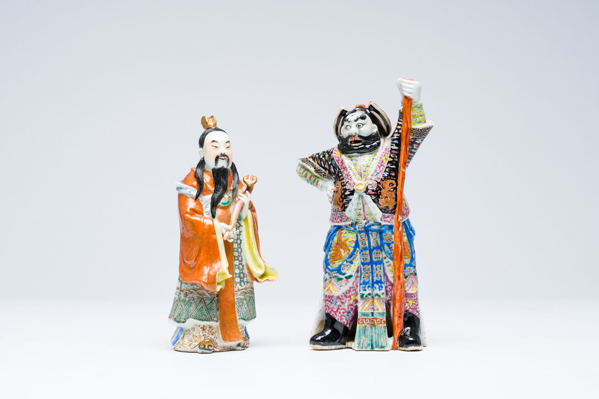 Two Chinese famille rose figures, 19th/20th C.