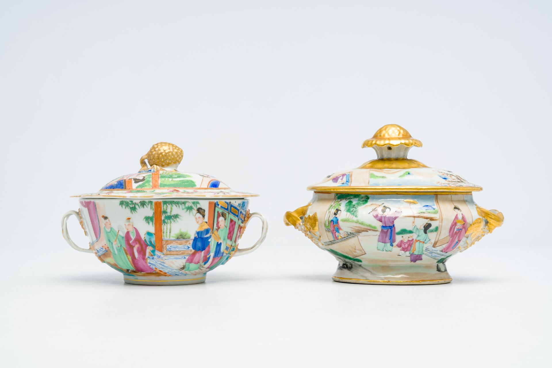 A Chinese Canton famille rose bowl and cover with palace scenes and a tureen and cover with playing - Bild 3 aus 7