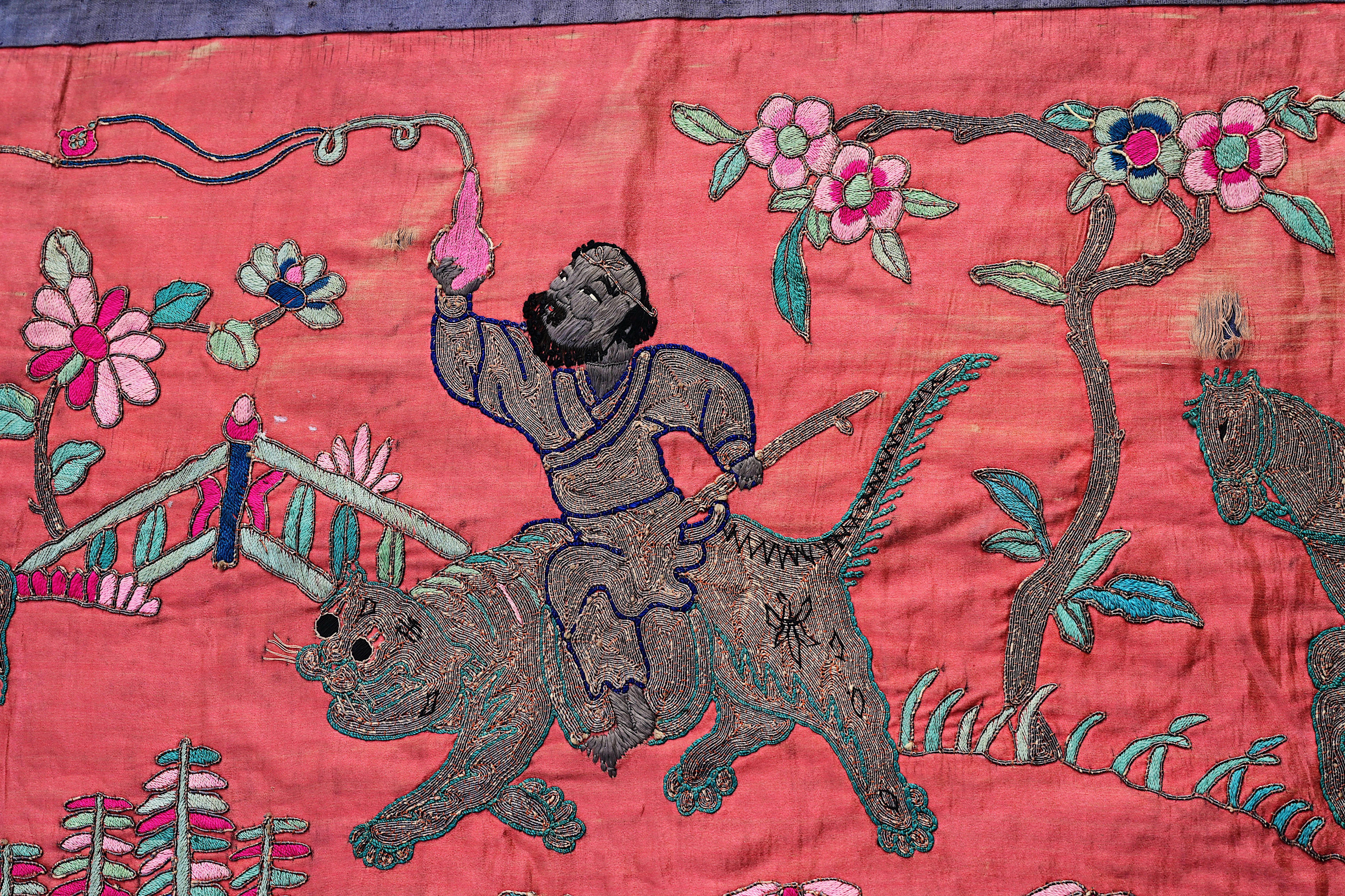 A long Chinese horizontal silk embroidered 'Eight Immortals' altar cloth with silver thread, 19th C. - Image 8 of 13