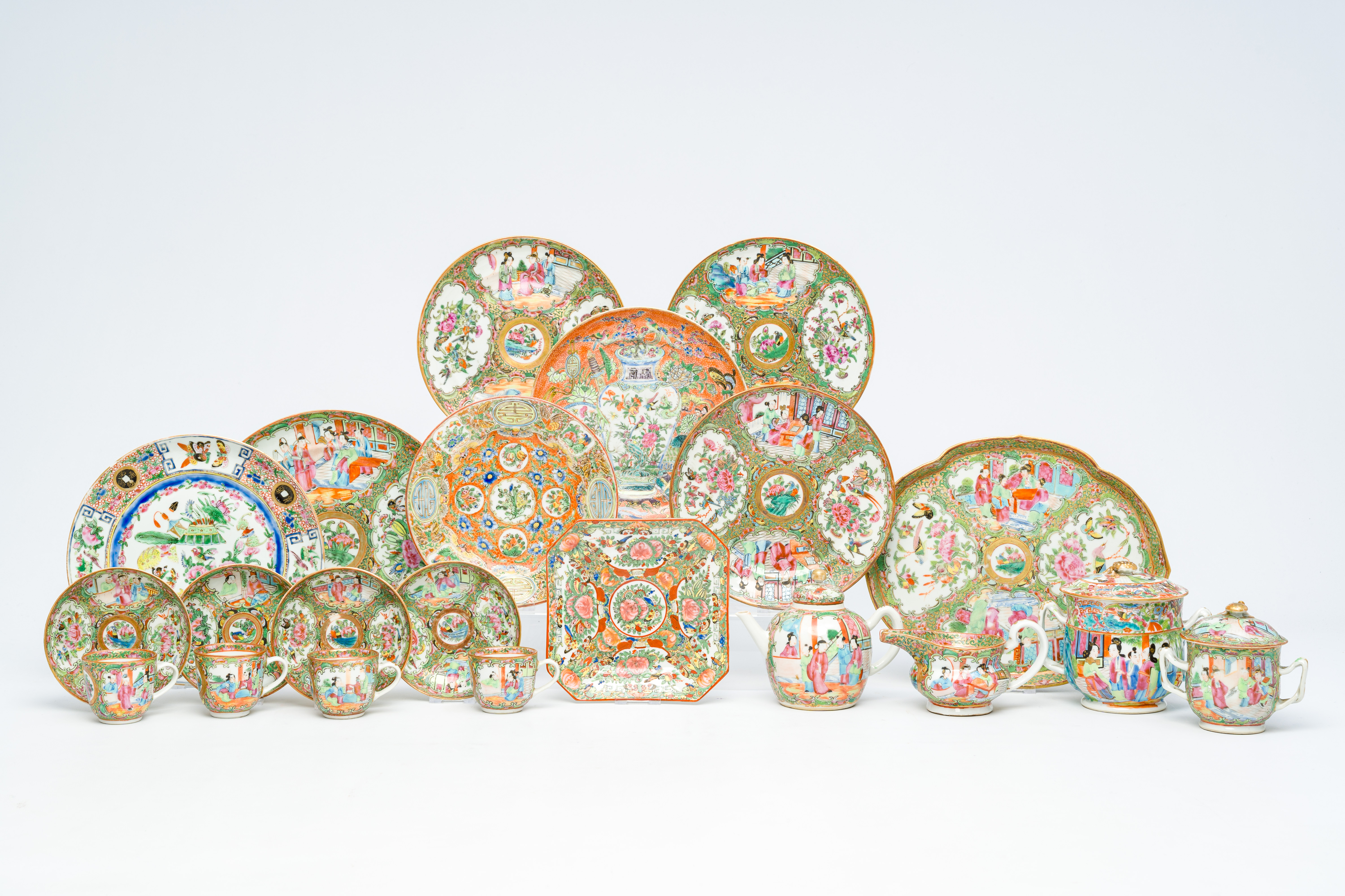 An extensive collection of Chinese Canton famille rose porcelain, 19th C. - Image 2 of 18