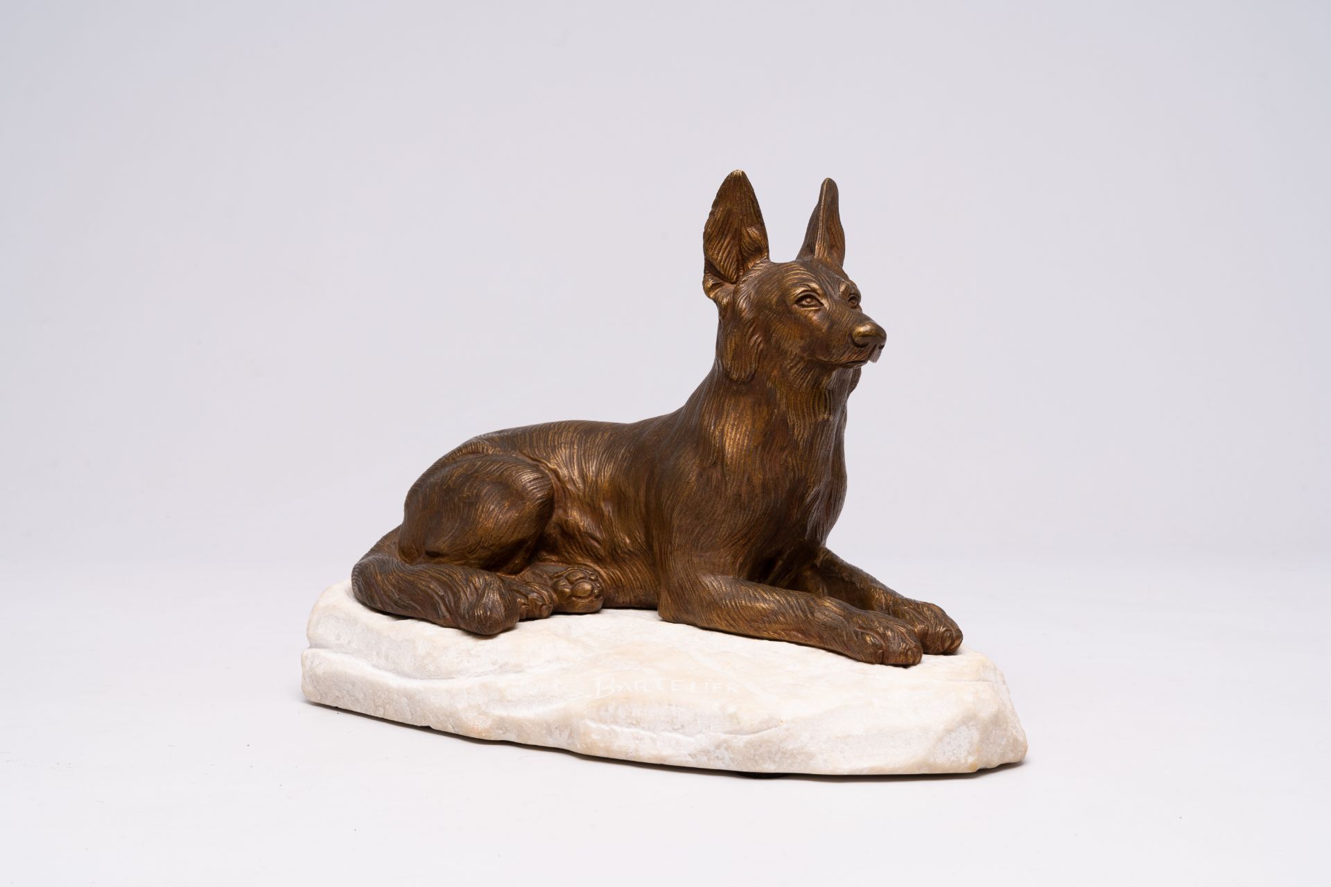 Bartelier (19th/20th C.): Sheepdog, brown patinated bronze on a white marble base