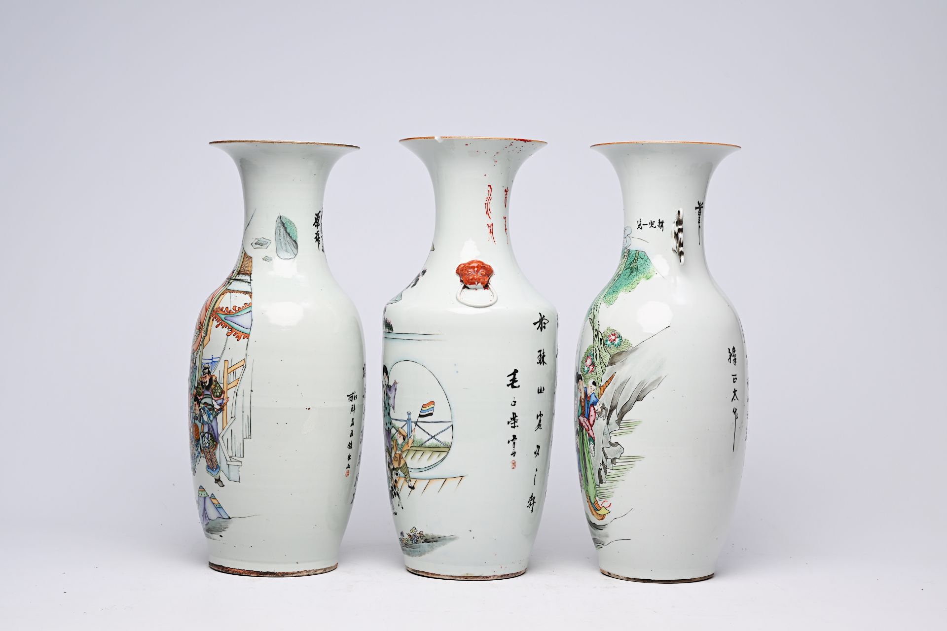 Three Chinese famille rose and qianjiang cai vases with figurative design, 19th/20th C. - Bild 5 aus 16