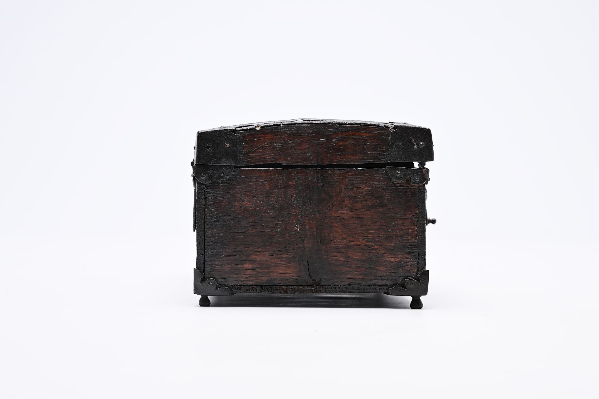 A wooden chest with iron mounts, Western Europe, 16th C. - Image 6 of 11