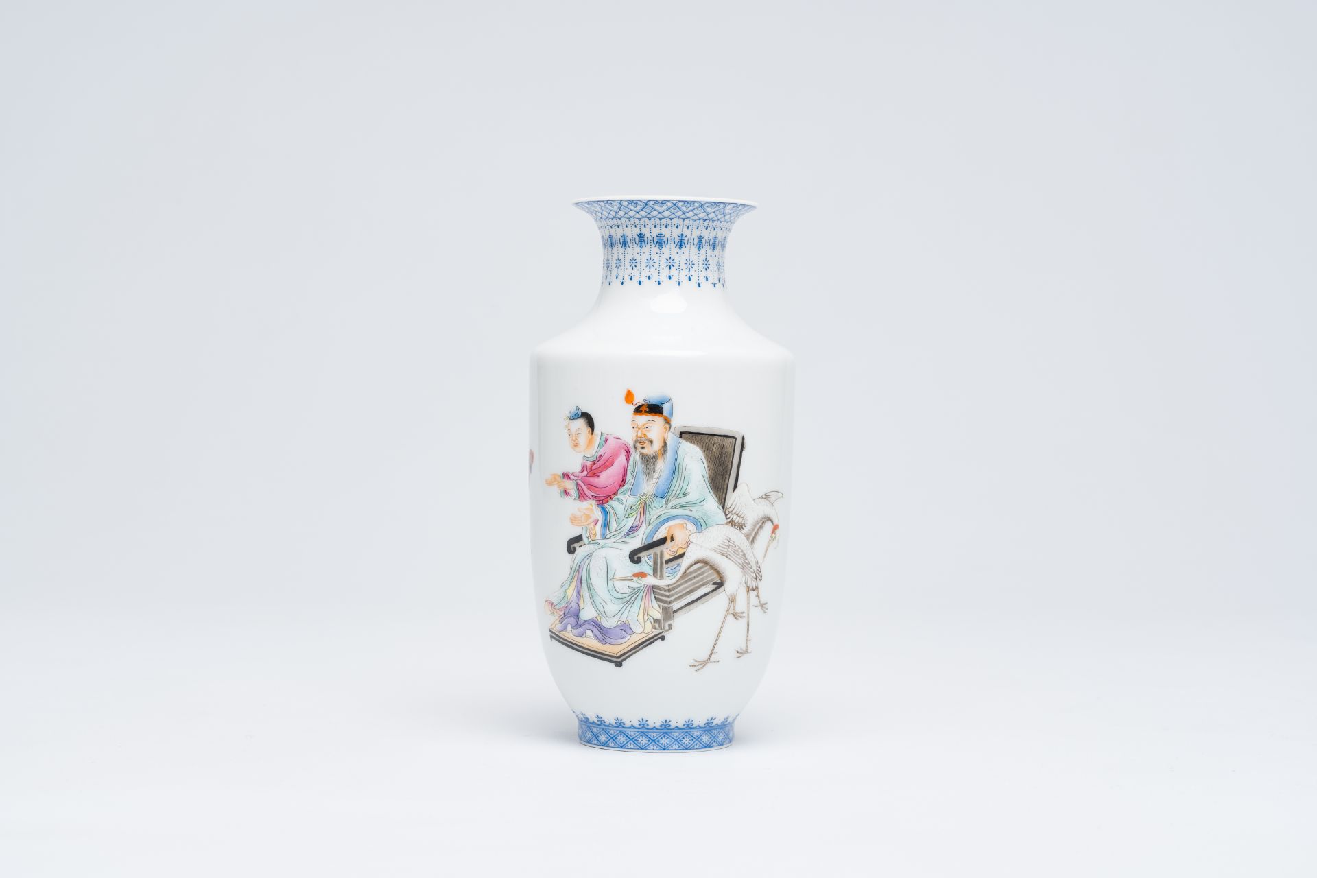 A Chinese famille rose eggshell porcelain vase, Jurentang mark, 20th C. - Image 4 of 14