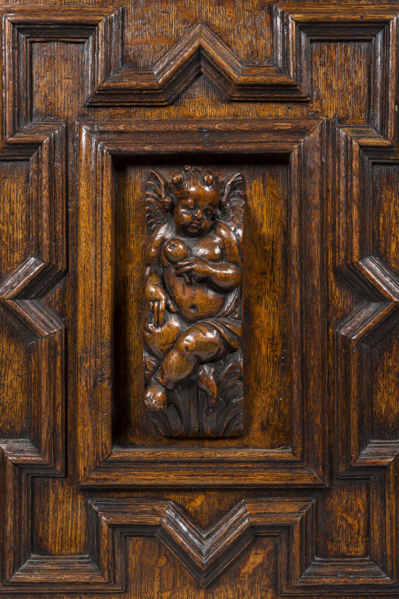 A Flemish oak single-door cupboard composed of Renaissance ornaments, 19th C. - Bild 8 aus 8