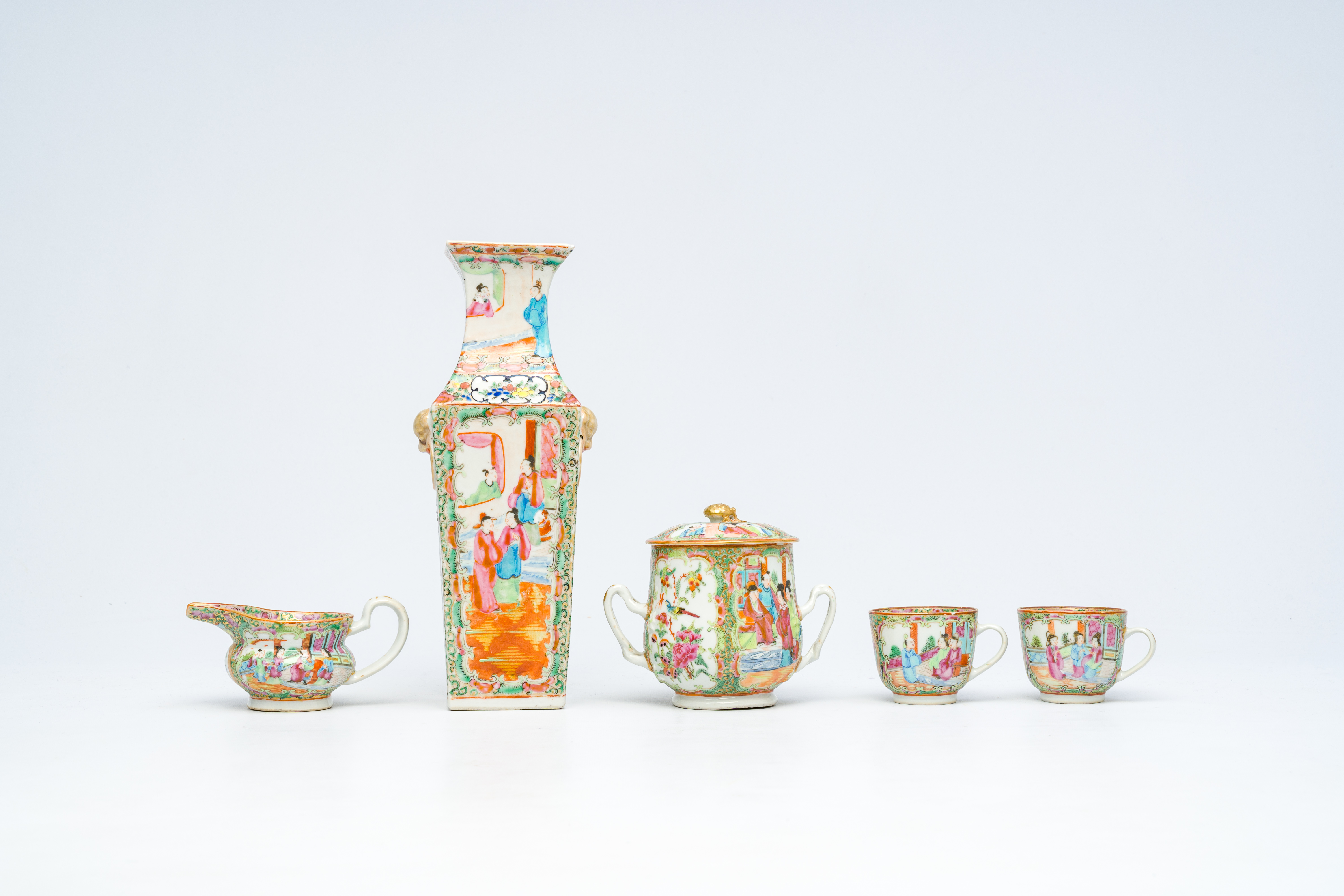 A varied collection of Chinese Canton famille rose porcelain with palace scenes and floral design, 1 - Image 4 of 9