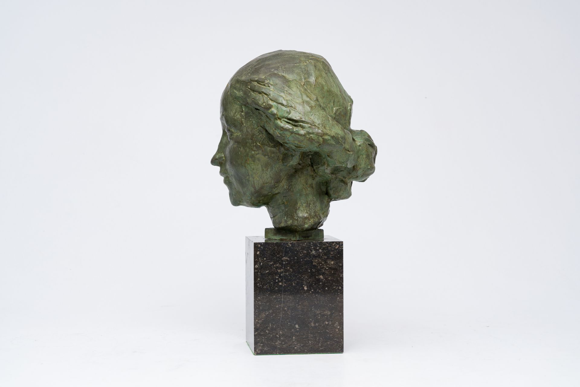 Rik Wouters (1882-1916): Head of a young lady, green patinated bronze on marble base, foundry mark ' - Image 5 of 11